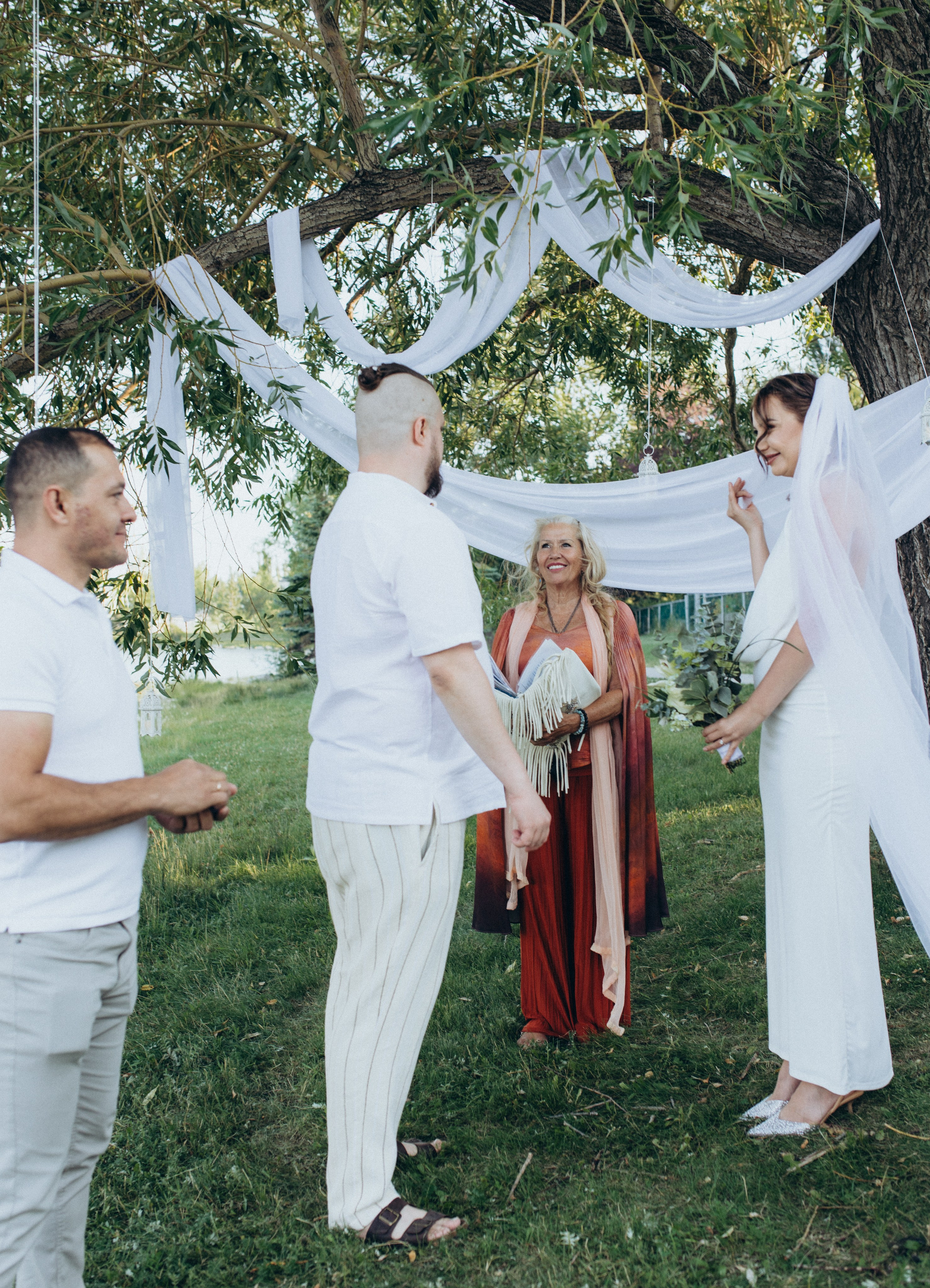 …. Wedding and family photographer in Calgary