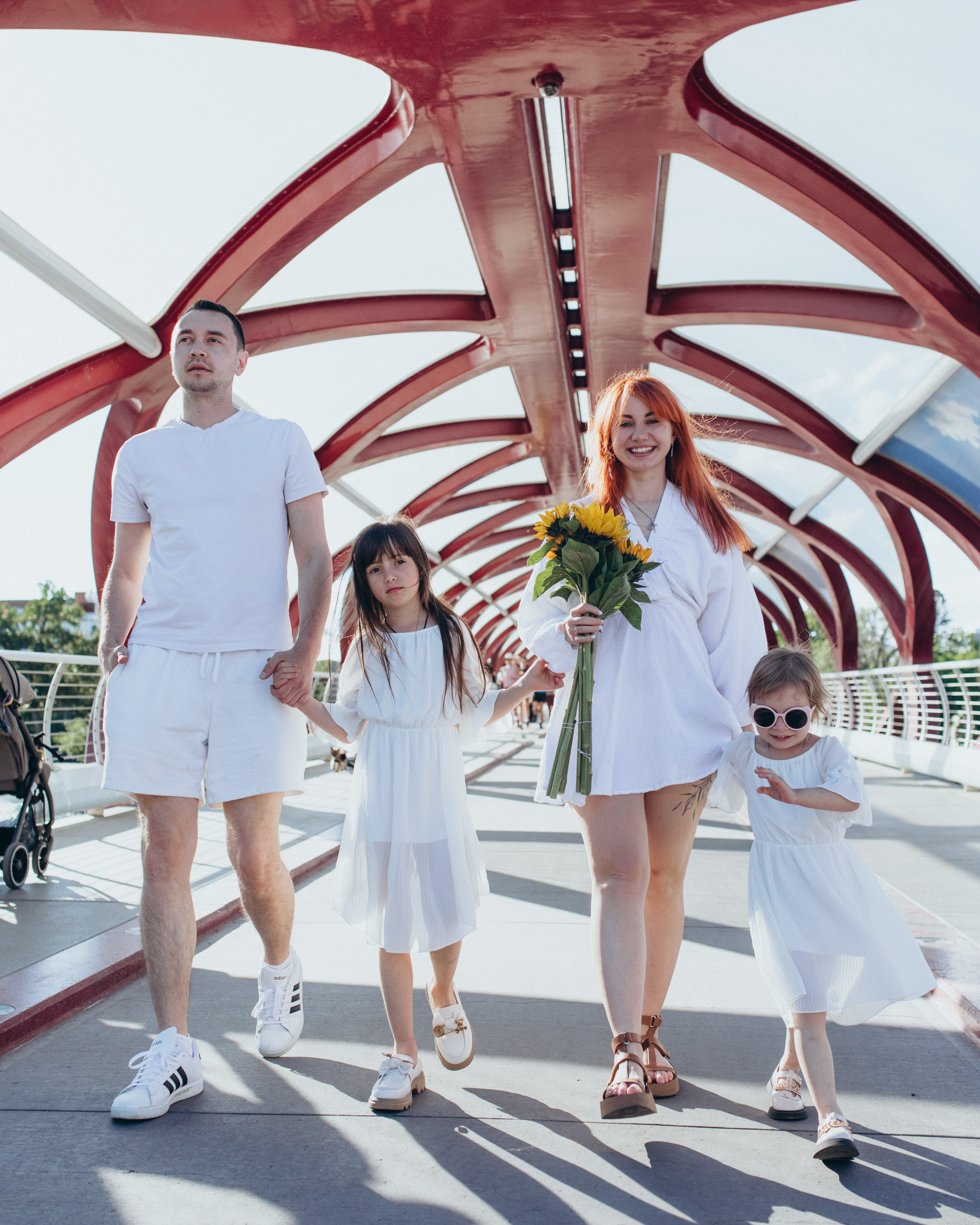 Alina family. Wedding and family photographer in Calgary