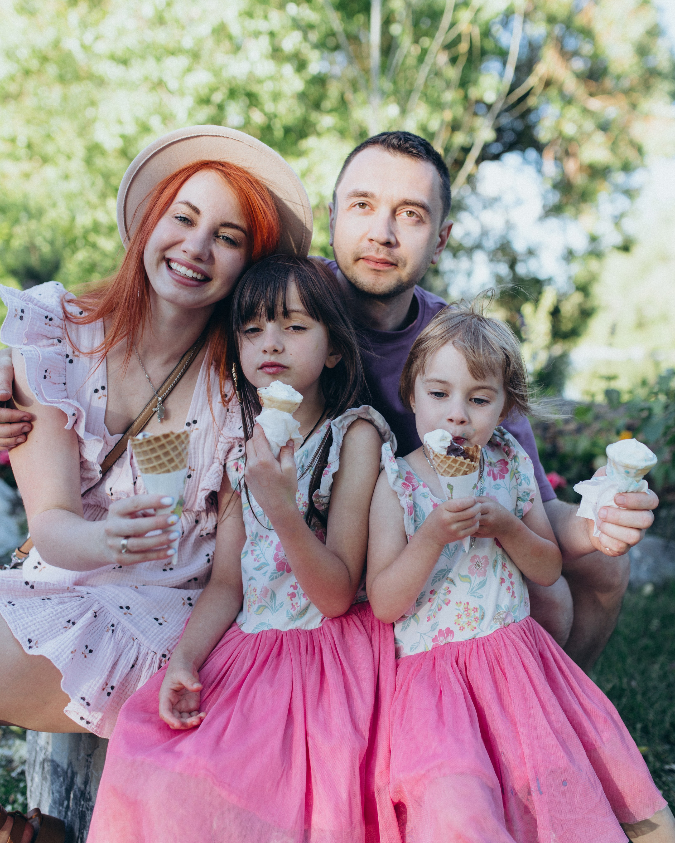 Alina family. Wedding and family photographer in Calgary