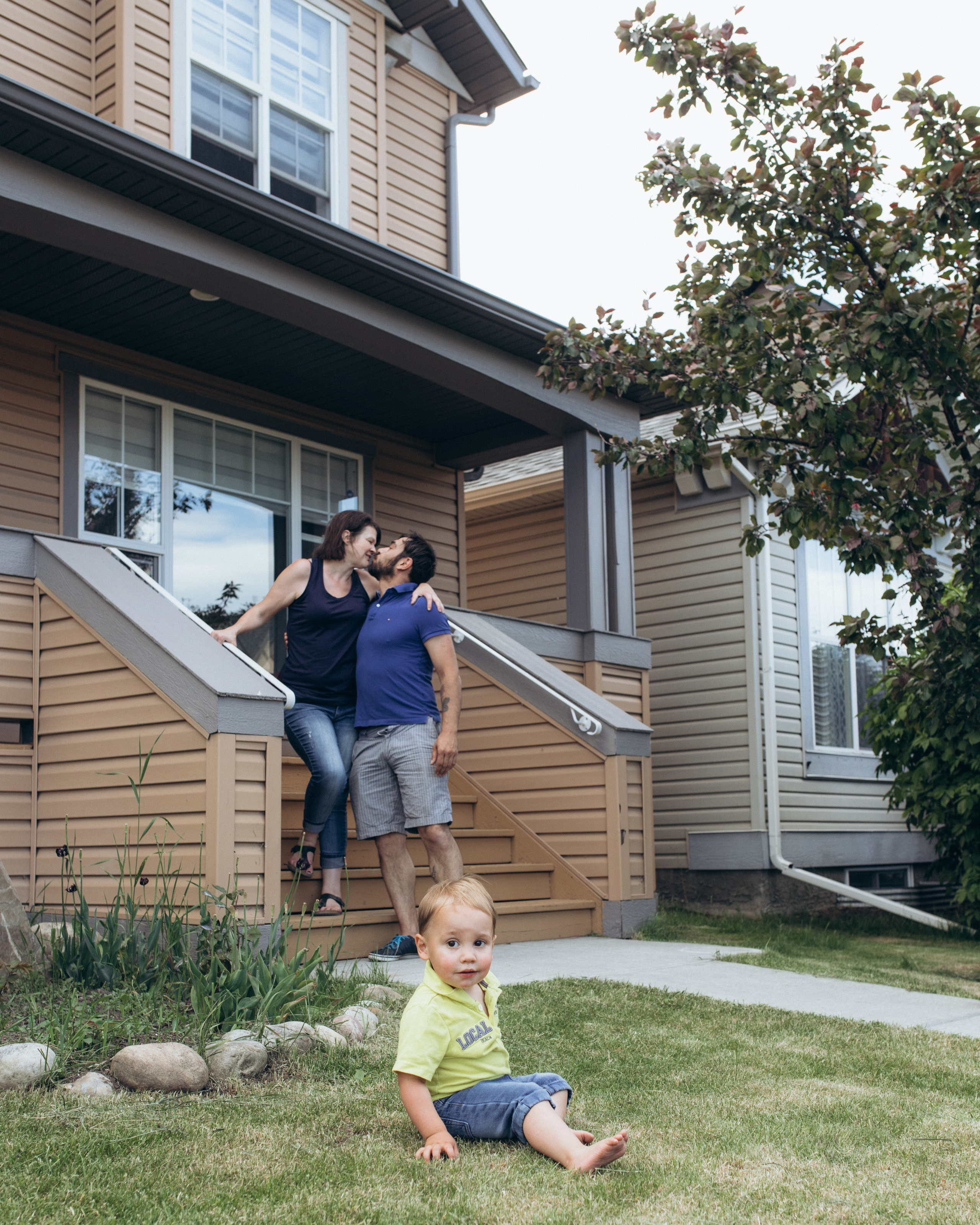 Miroslav family. Wedding and family photographer in Calgary