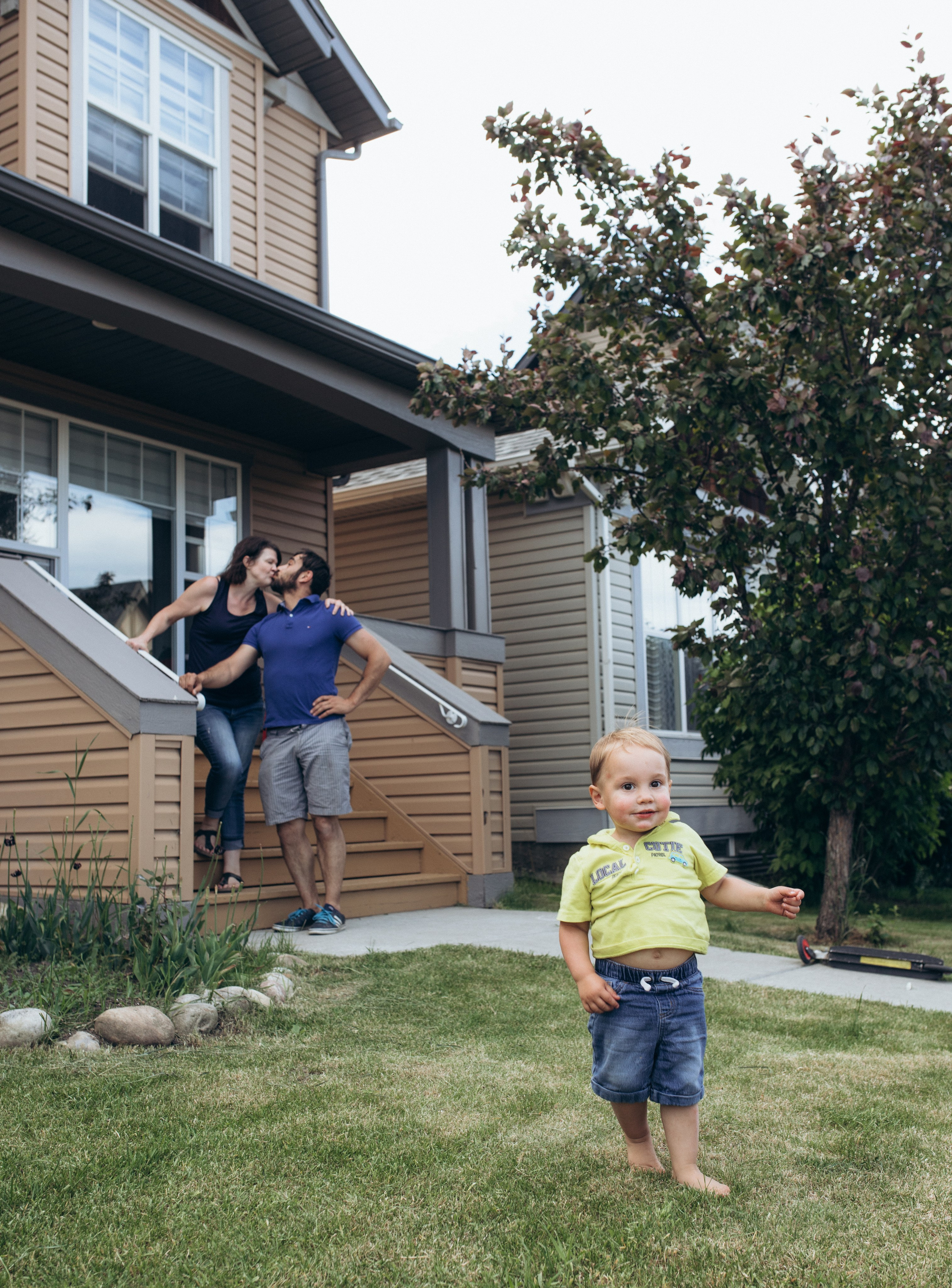 Miroslav family. Wedding and family photographer in Calgary
