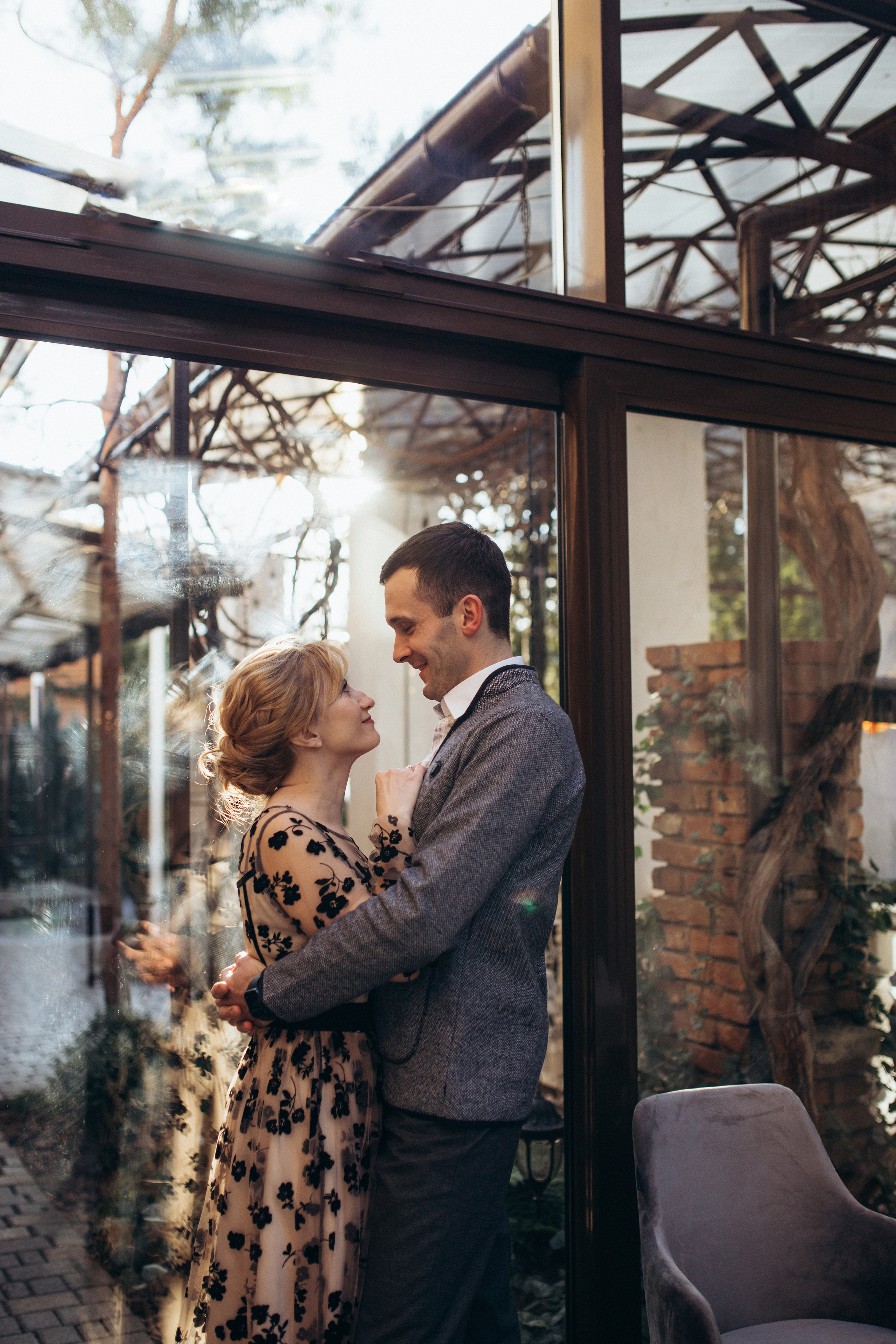 Natasha and Sasha. Wedding and family photographer in Calgary