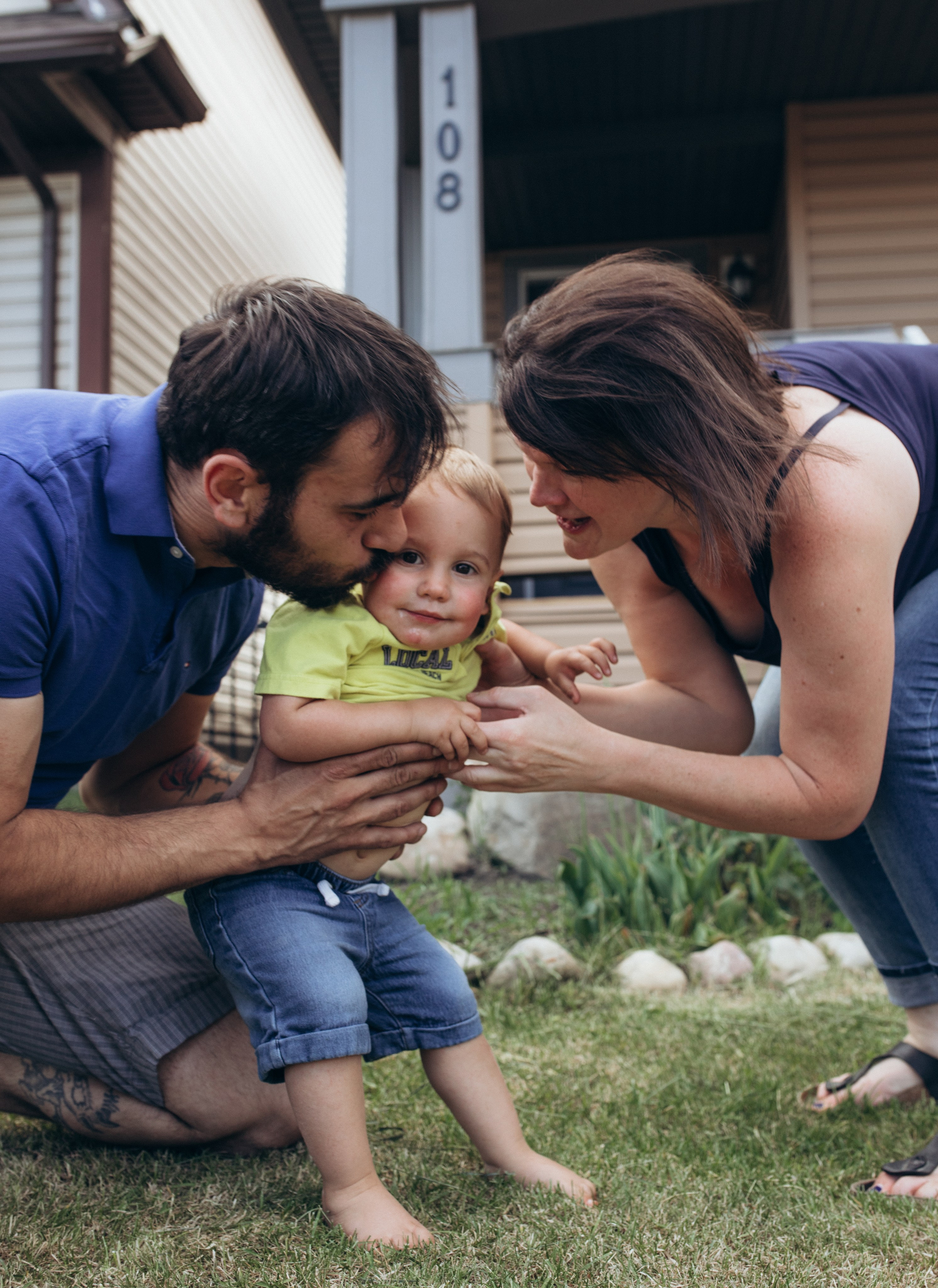 Miroslav family. Wedding and family photographer in Calgary