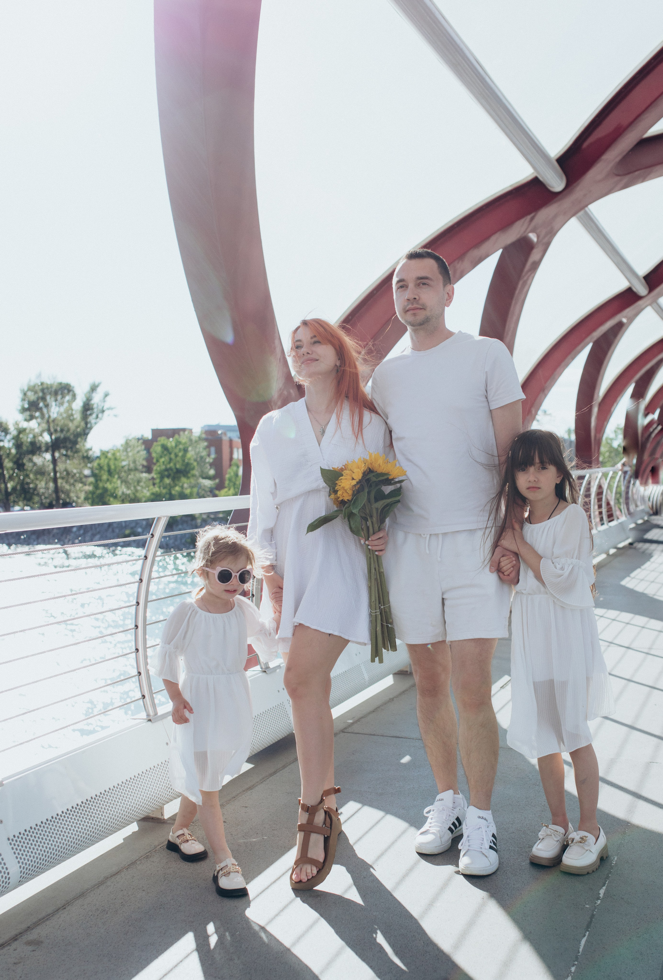 Alina family. Wedding and family photographer in Calgary