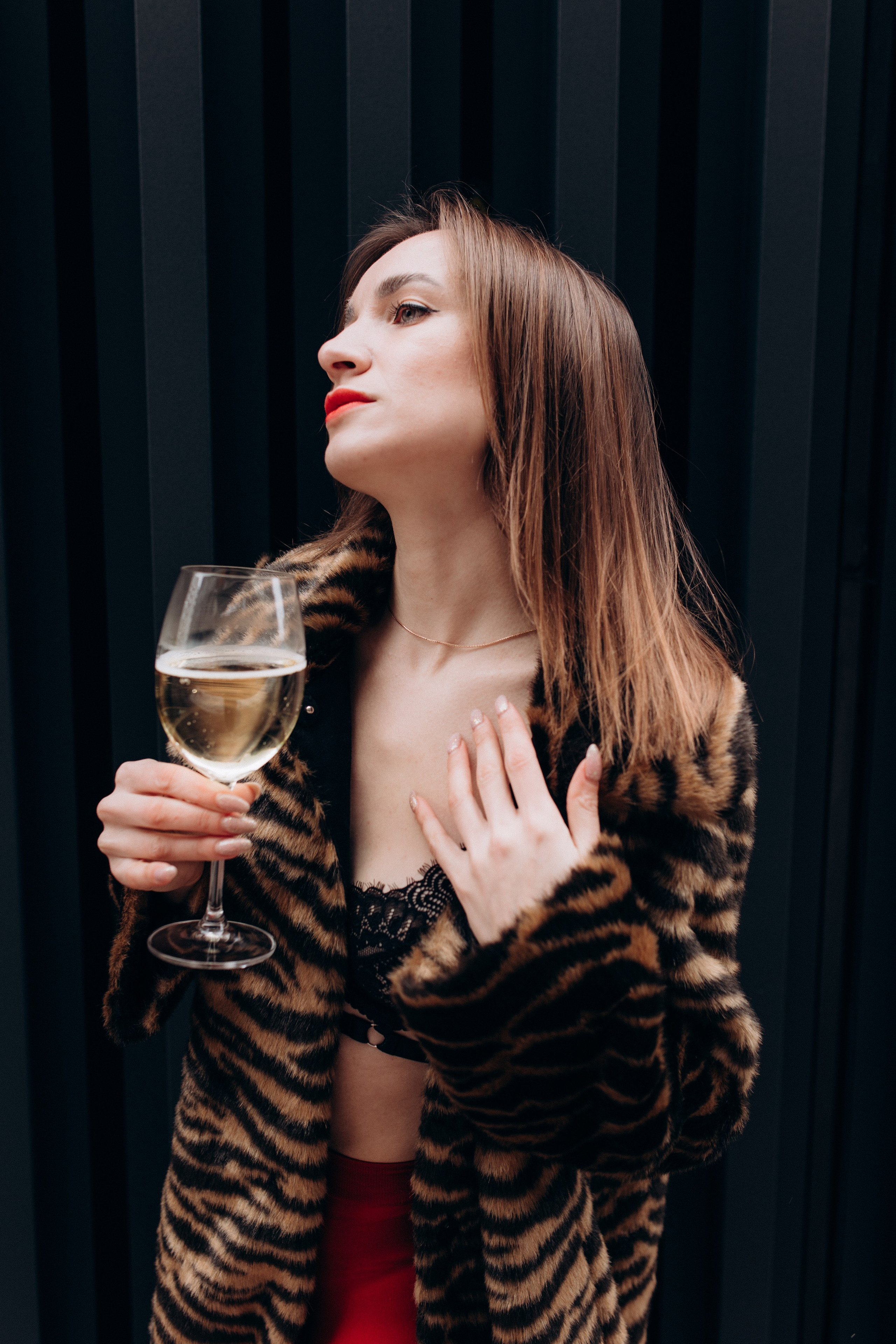 Lili. Wedding and family photographer in Calgary