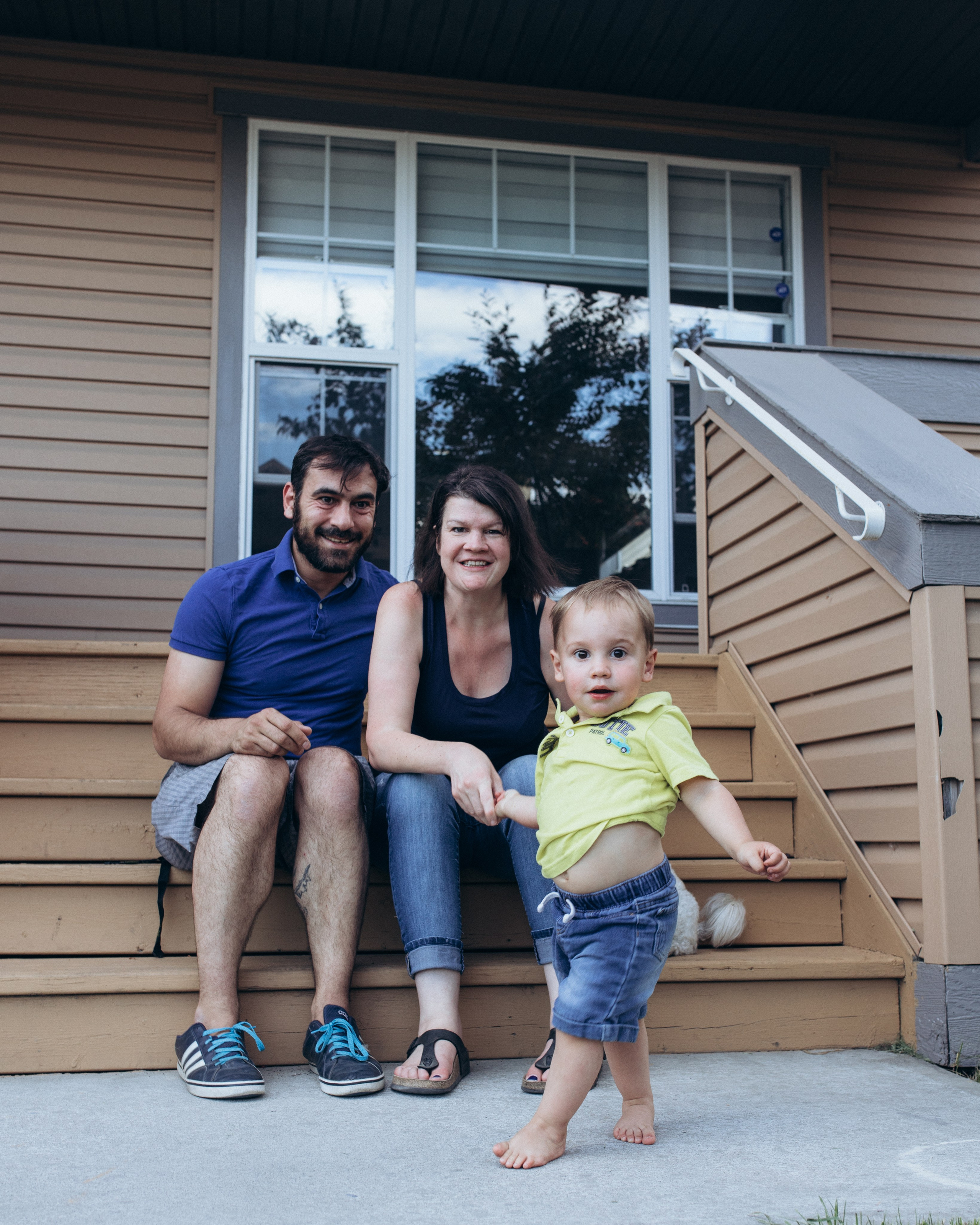 Miroslav family. Wedding and family photographer in Calgary