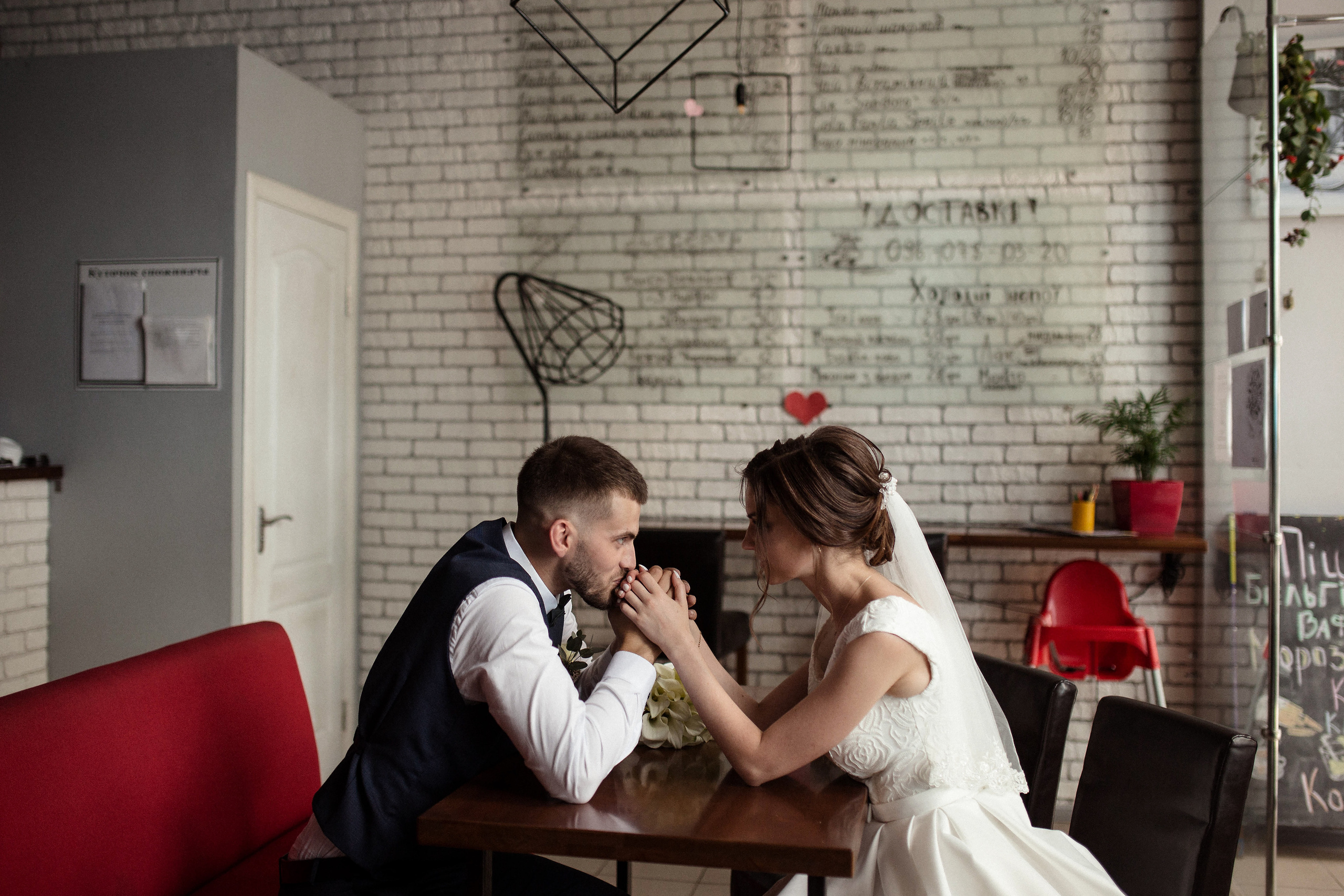 Oksana and Dima. Wedding and family photographer in Calgary