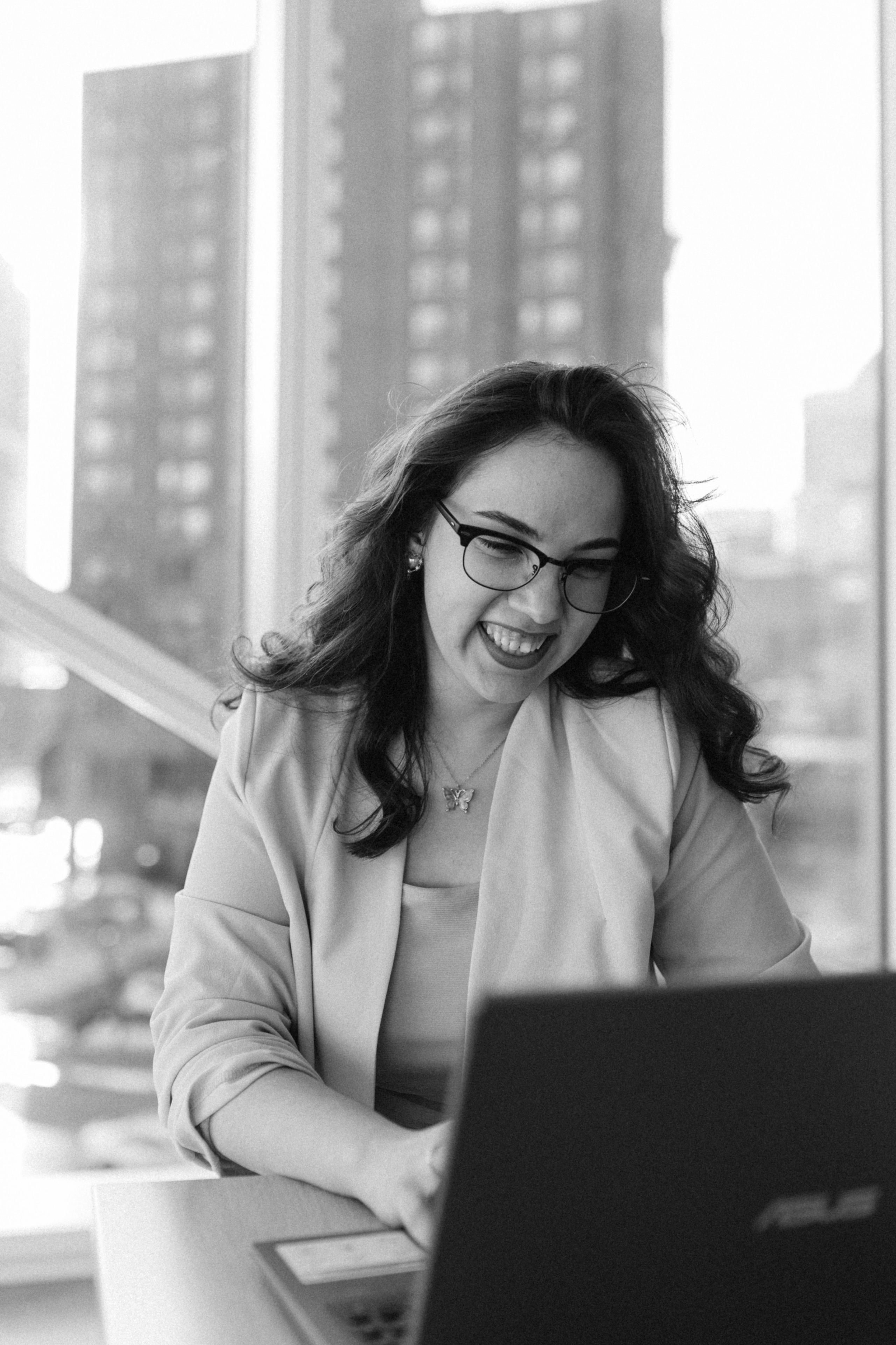 Sofia Calgary. Wedding and family photographer in Calgary