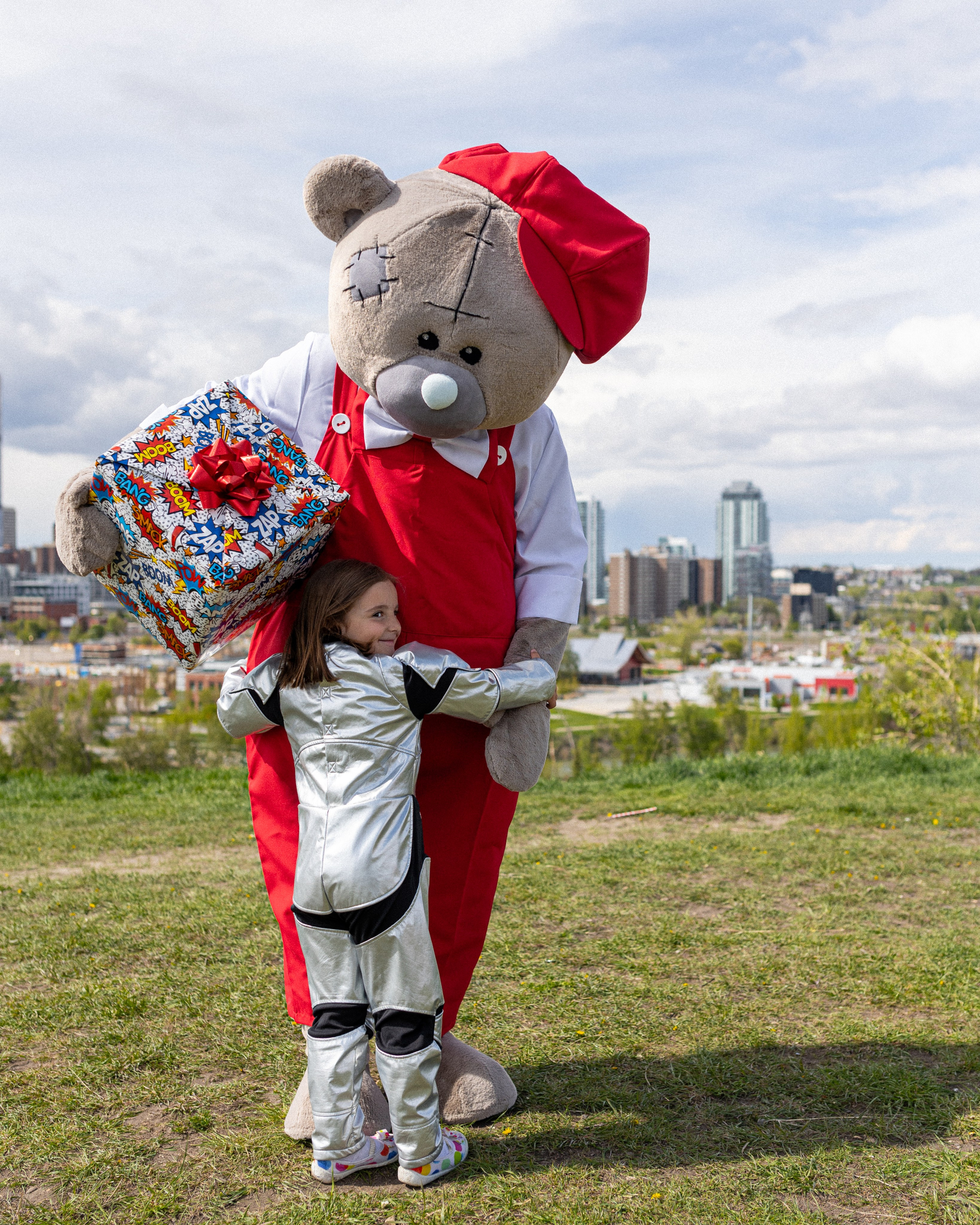 Joy. Wedding and family photographer in Calgary