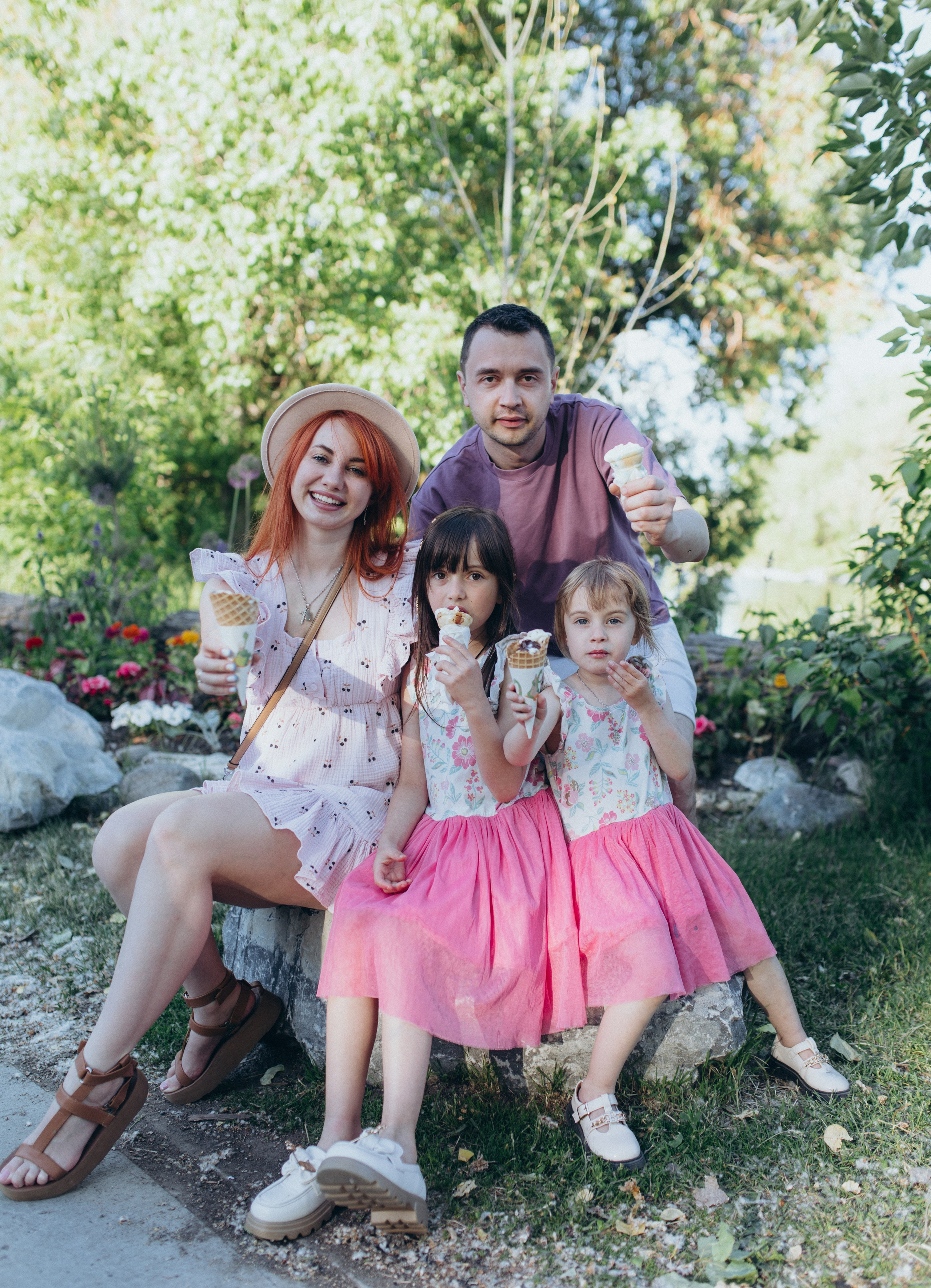 Alina family. Wedding and family photographer in Calgary