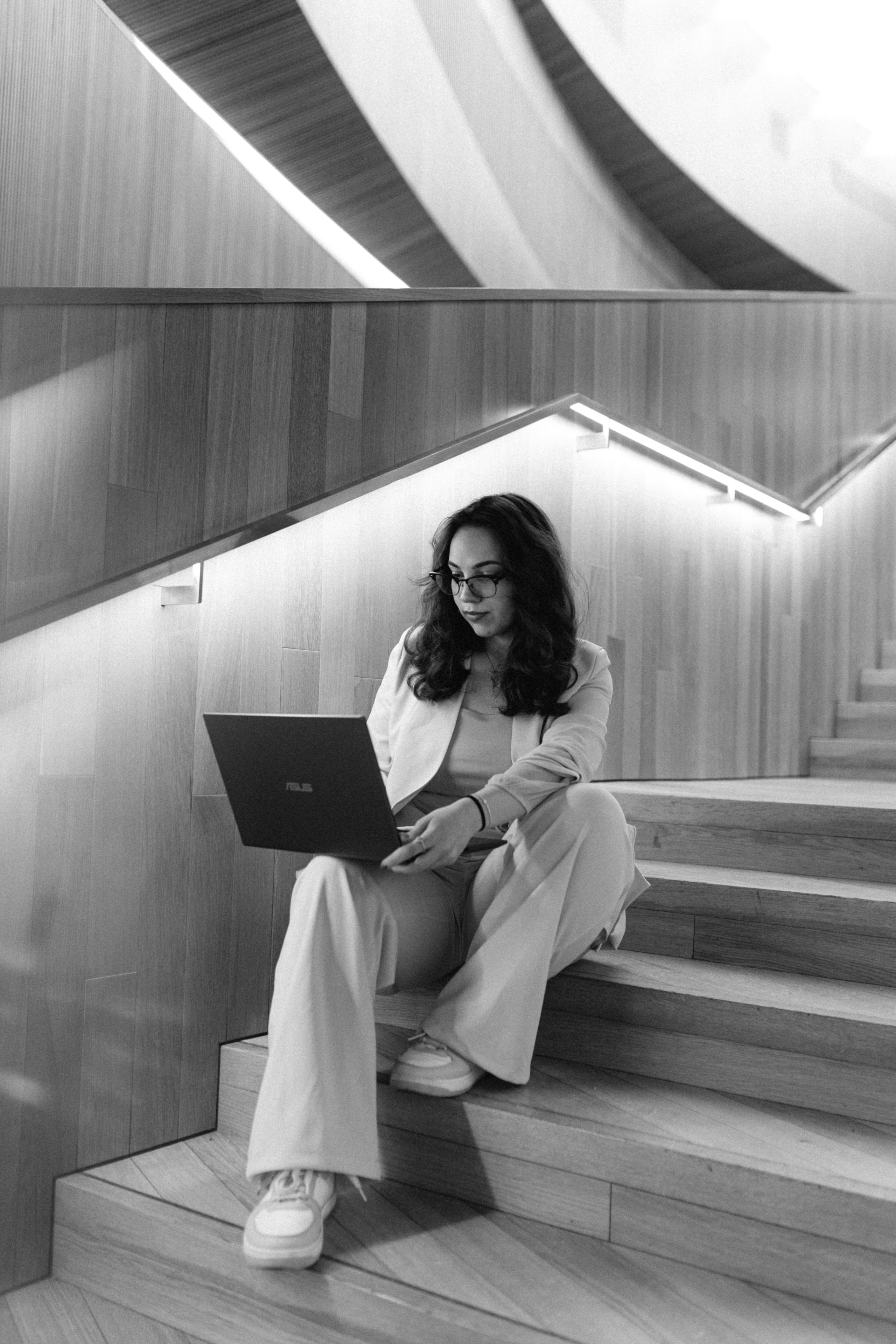 Sofia Calgary. Wedding and family photographer in Calgary