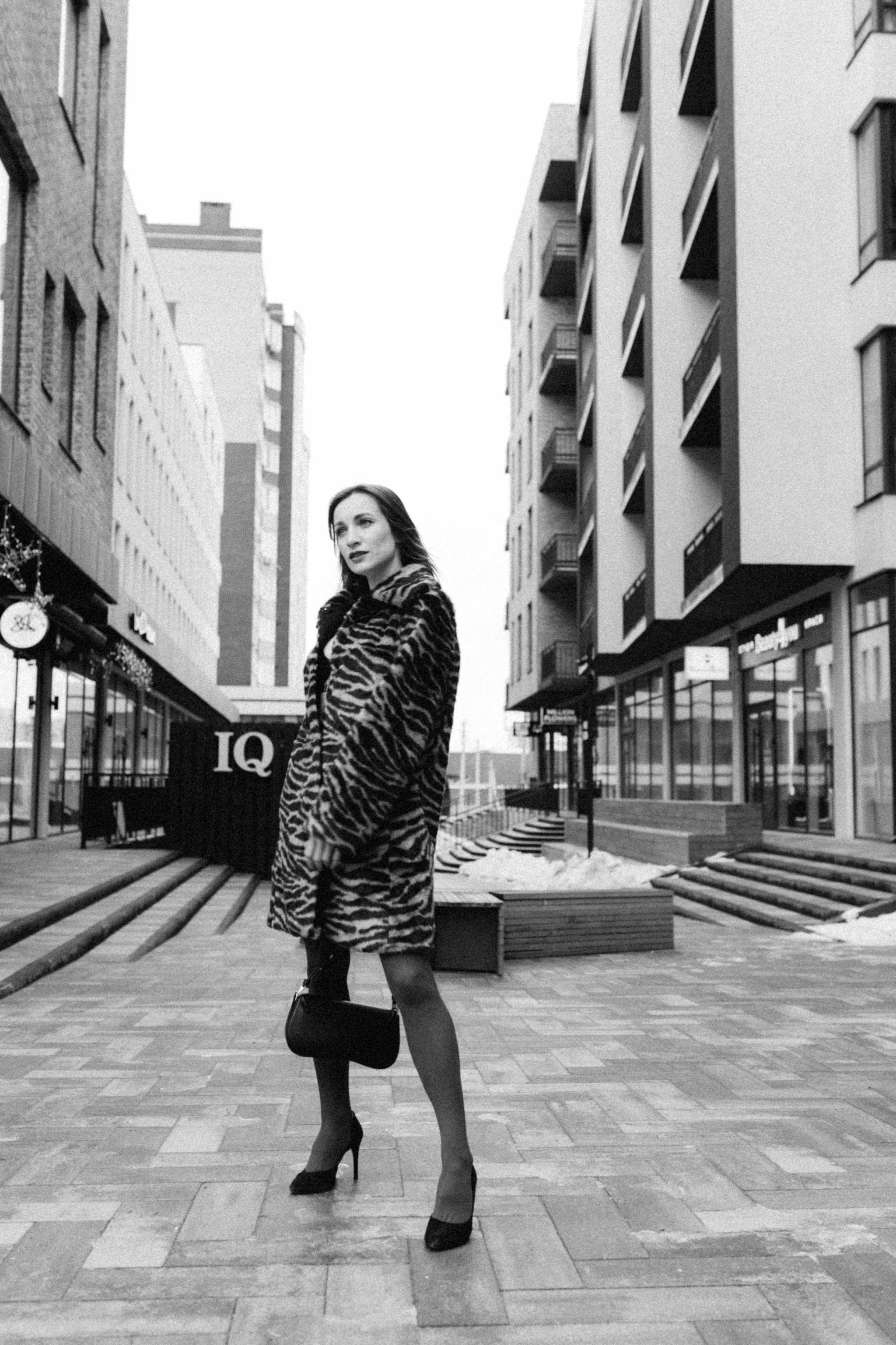 Lili. Wedding and family photographer in Calgary