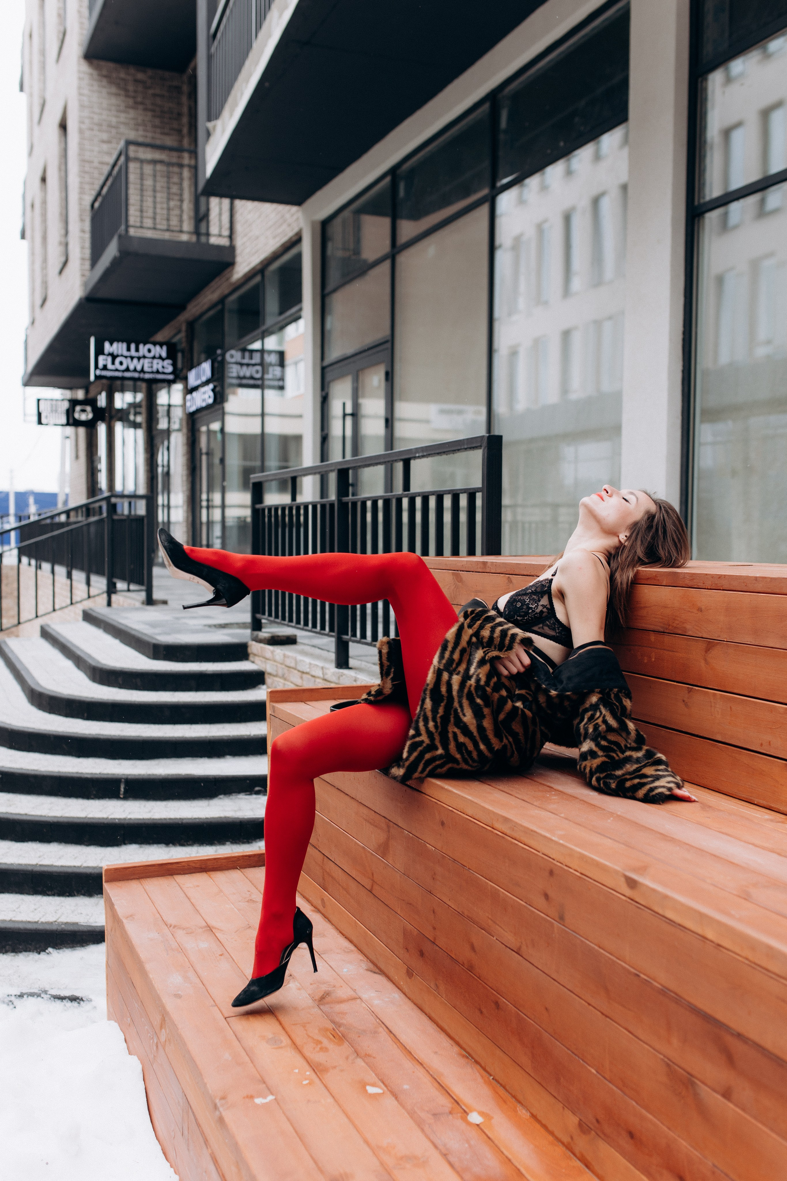 Lili. Wedding and family photographer in Calgary