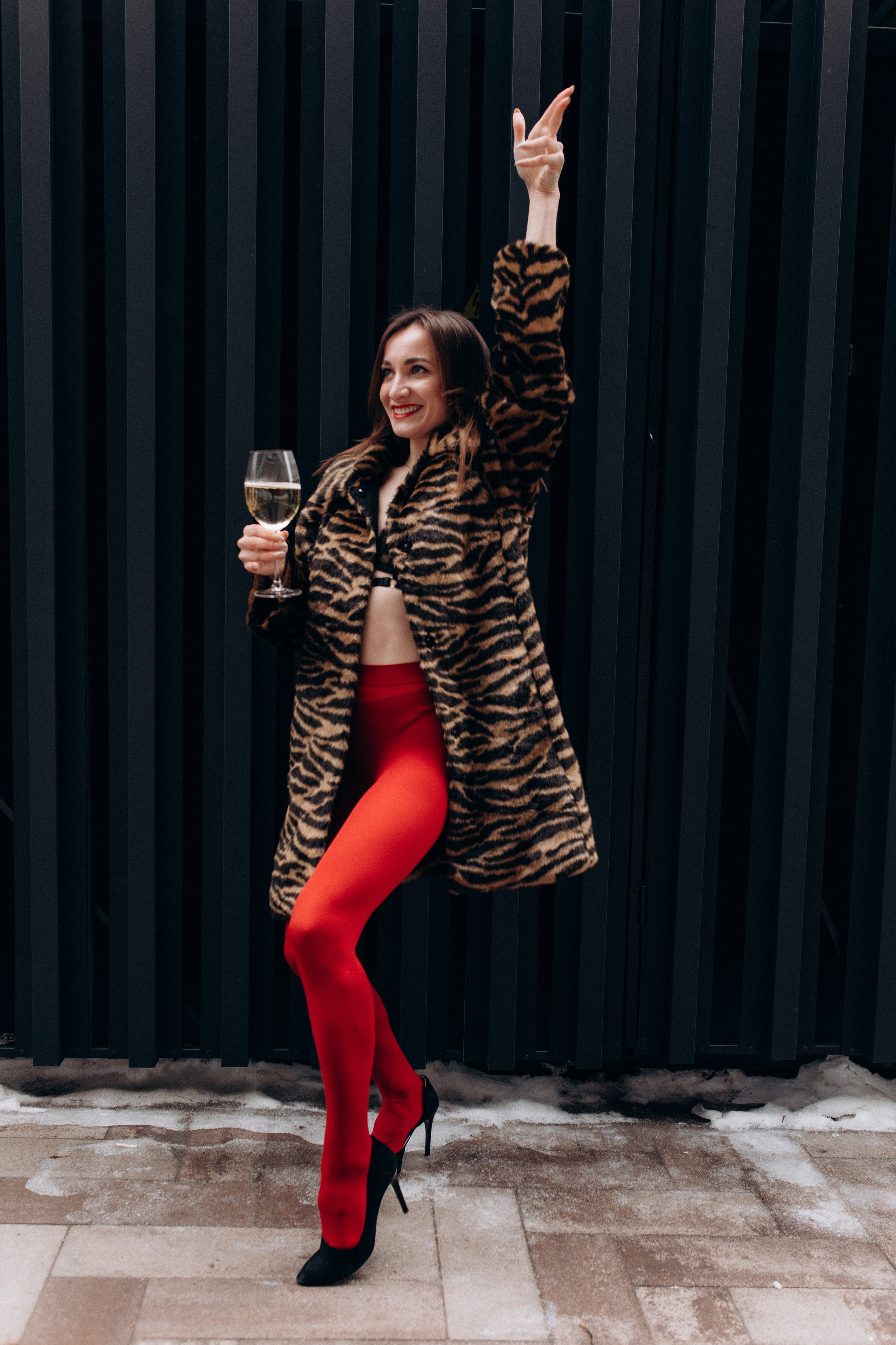 Lili. Wedding and family photographer in Calgary