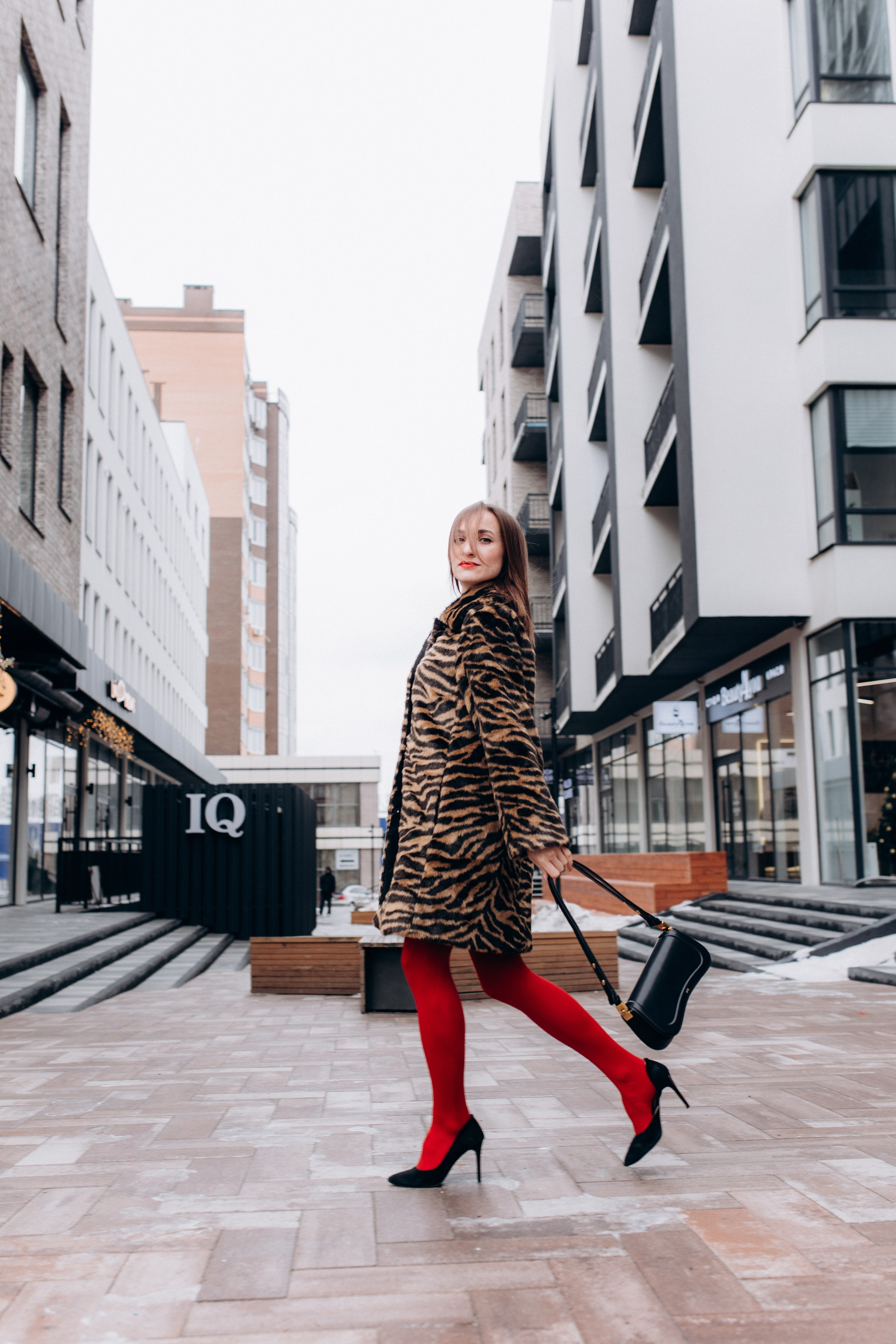 Lili. Wedding and family photographer in Calgary