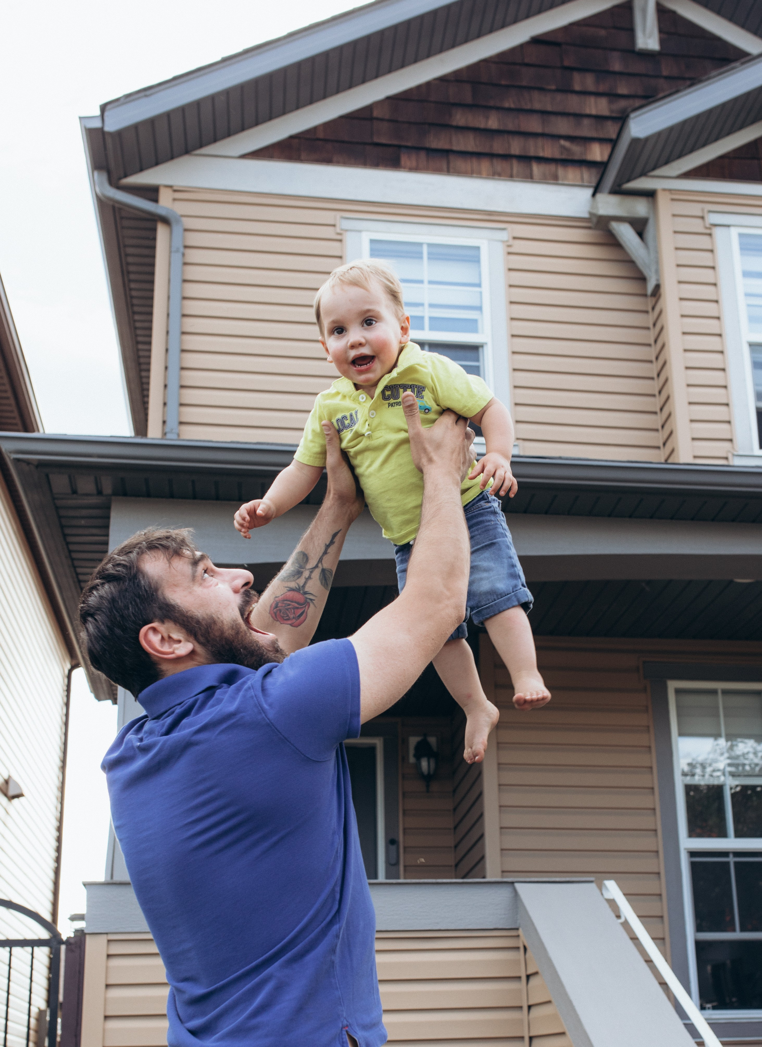 Miroslav family. Wedding and family photographer in Calgary