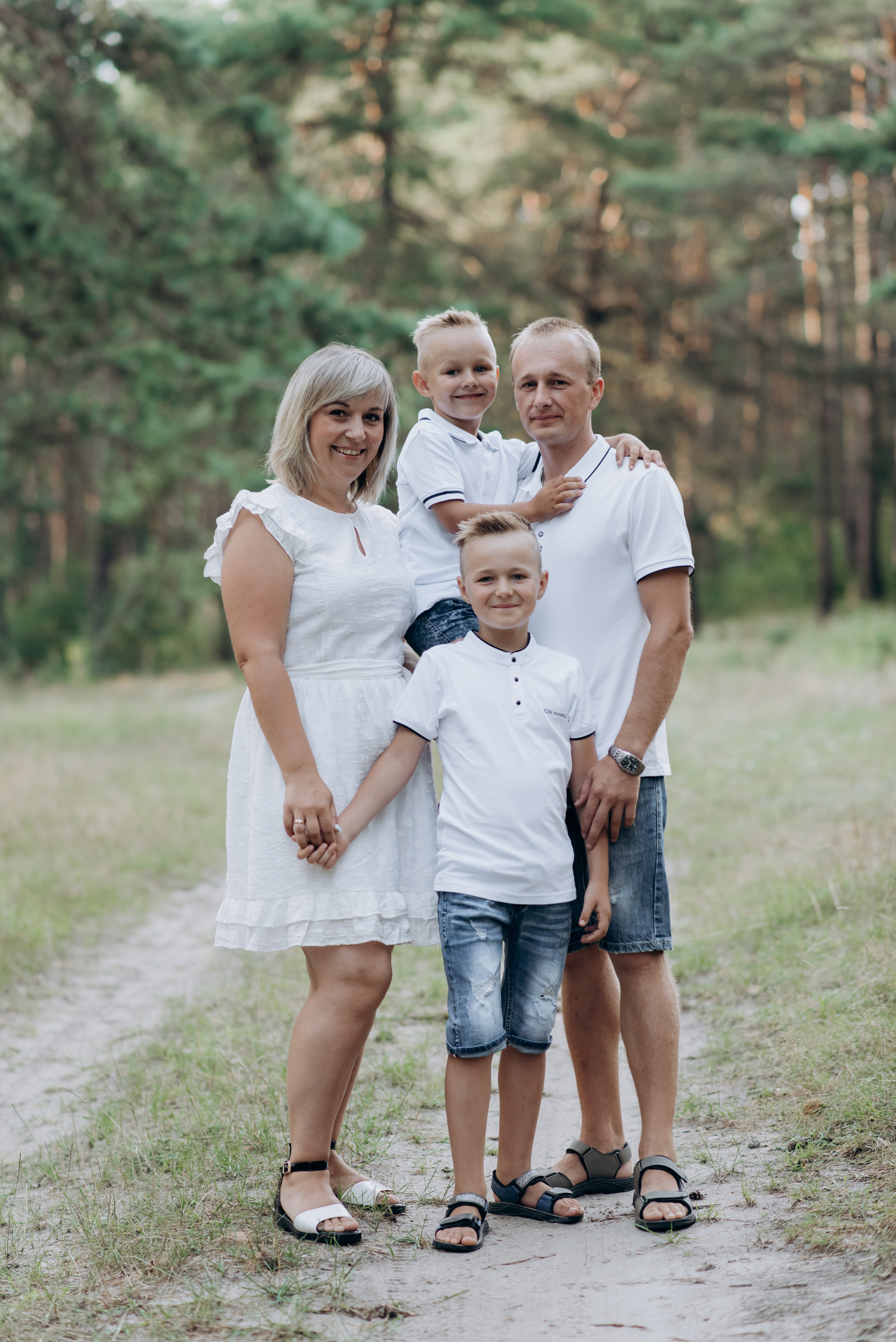 Сімейна фотосесія в Золочеві. Фотограф Роман Жосу Золочів