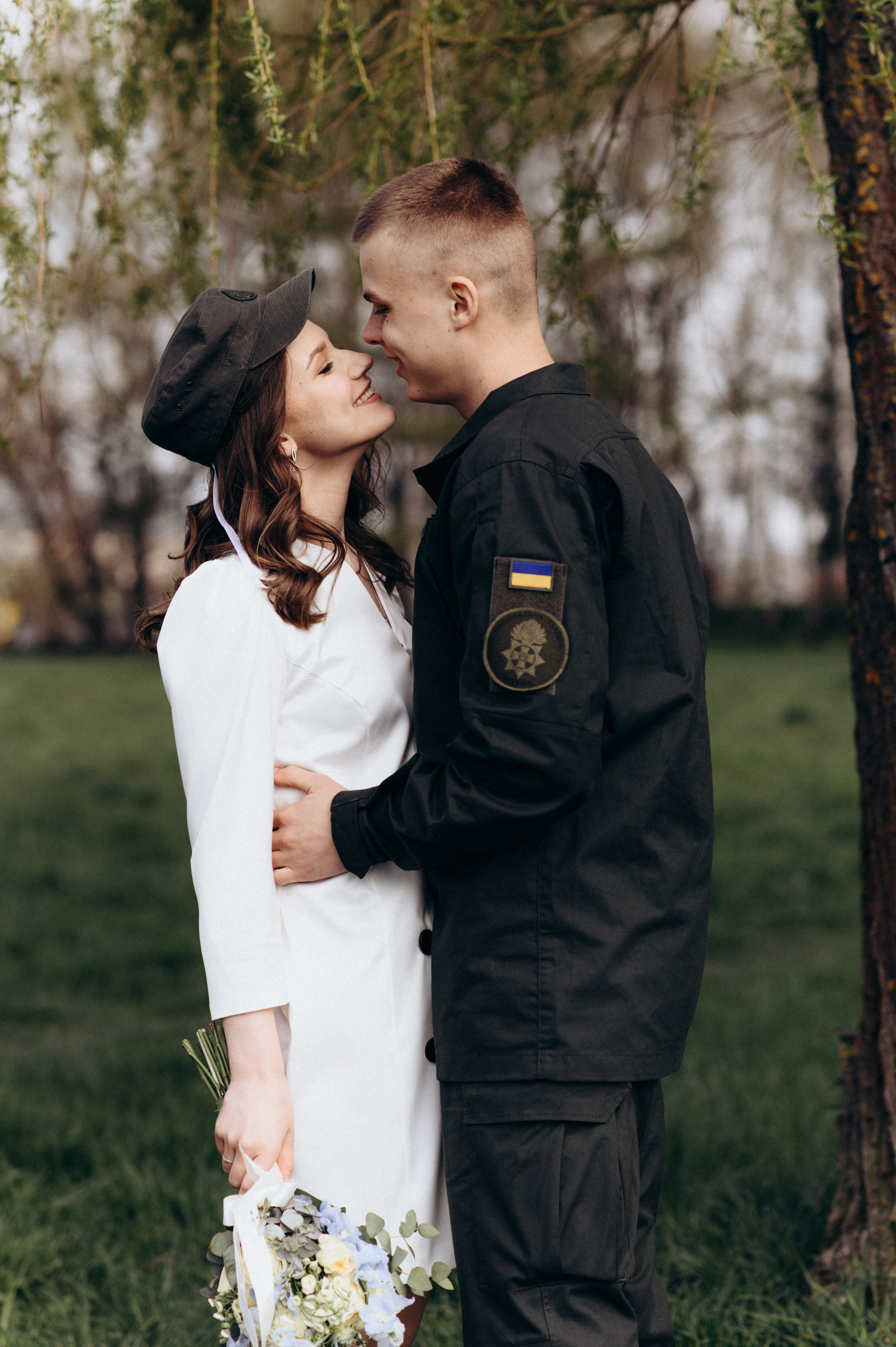 Із всіх скарбів світу їй лише його дотик треба 💛💙. Фотограф Роман Жосу Золочів