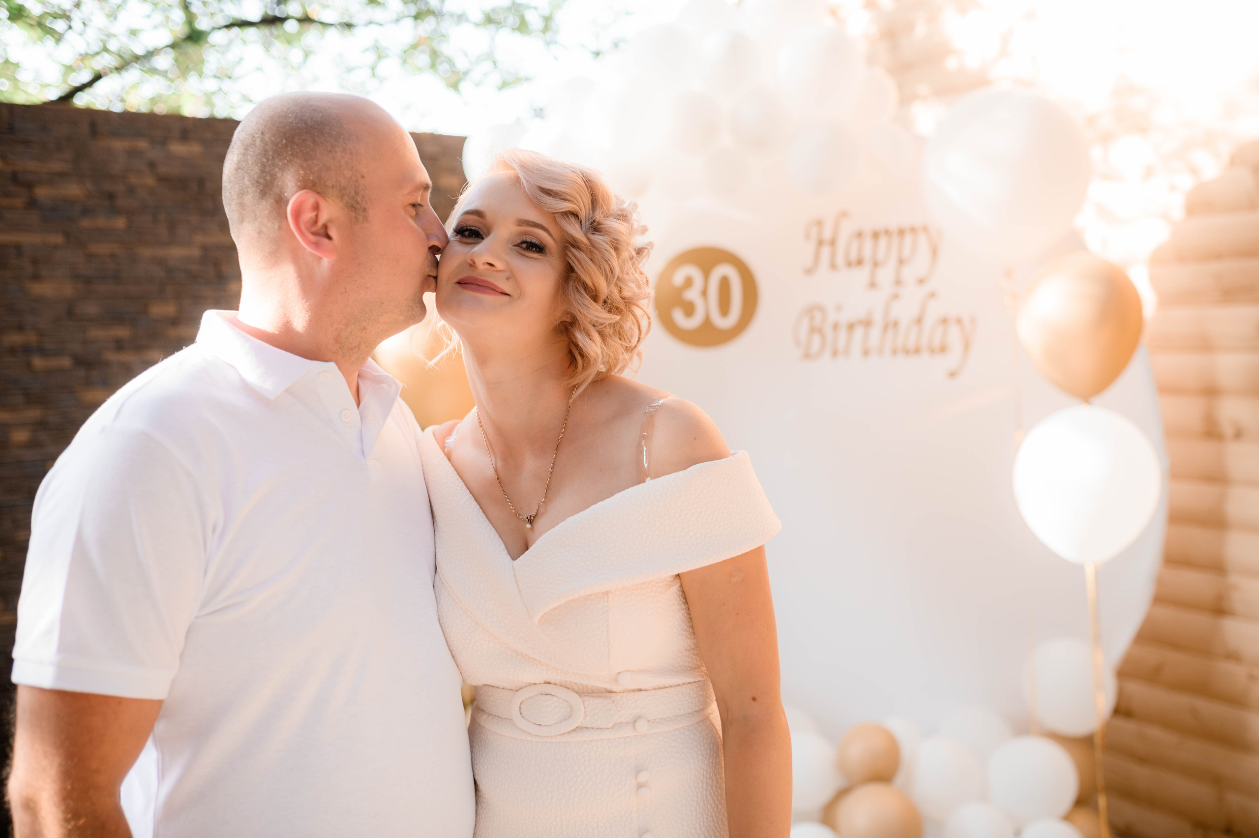 фотозона золочів, фотозона на свято, декор на свято, флорист