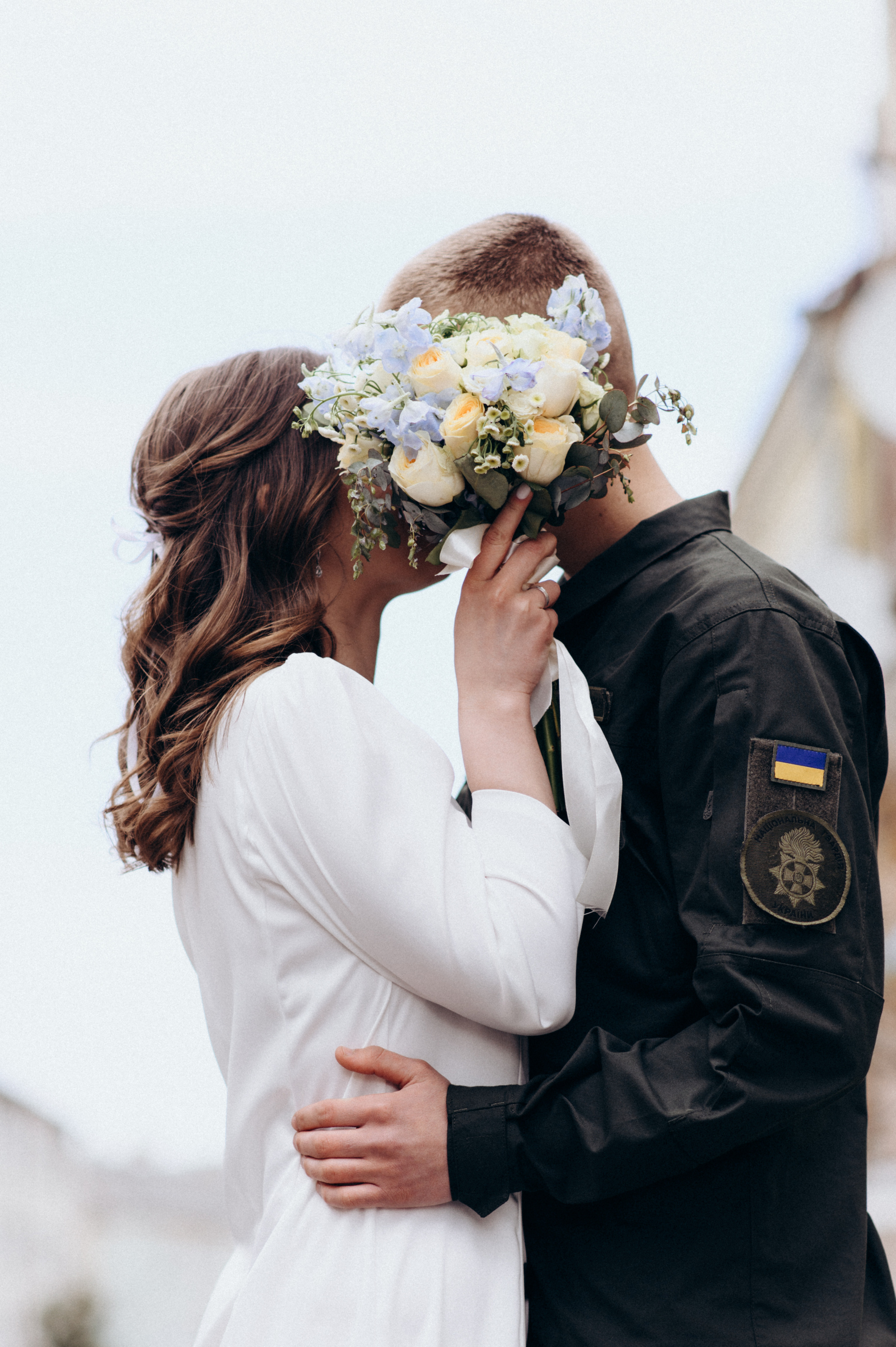 Із всіх скарбів світу їй лише його дотик треба 💛💙. Фотограф Роман Жосу Золочів