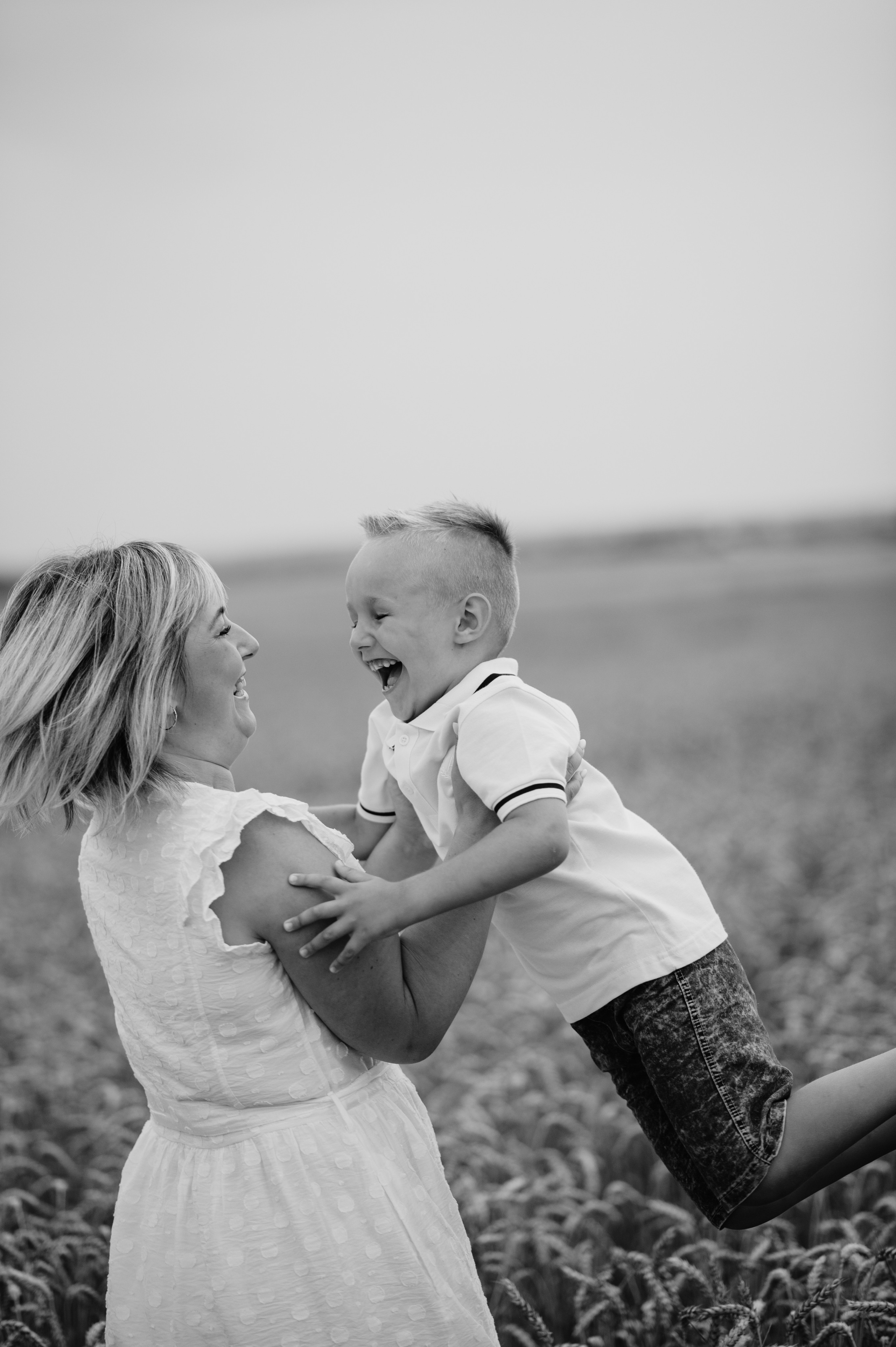 Сімейна фотосесія в Золочеві. Фотограф Роман Жосу Золочів