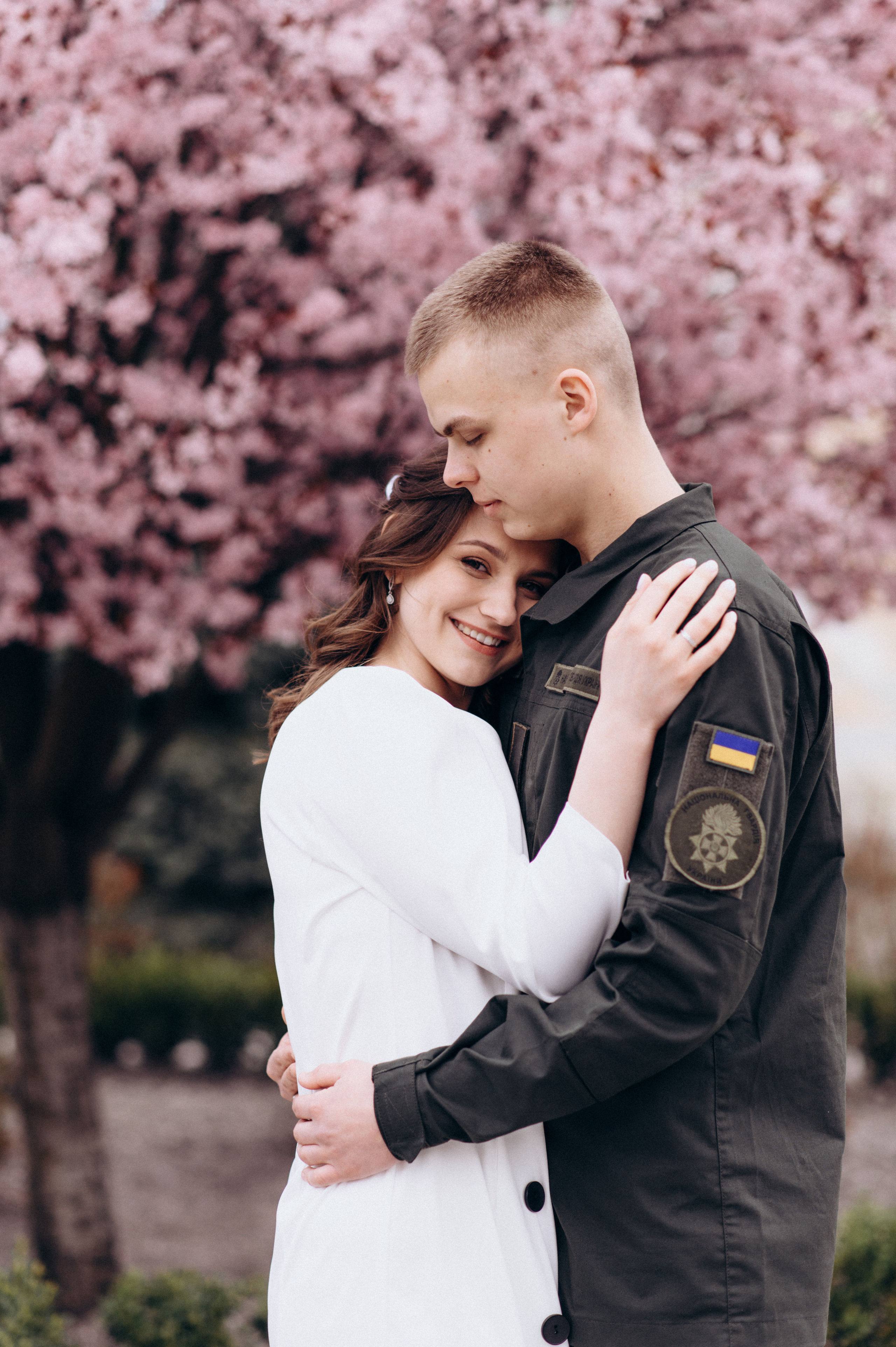 Із всіх скарбів світу їй лише його дотик треба 💛💙. Фотограф Роман Жосу Золочів