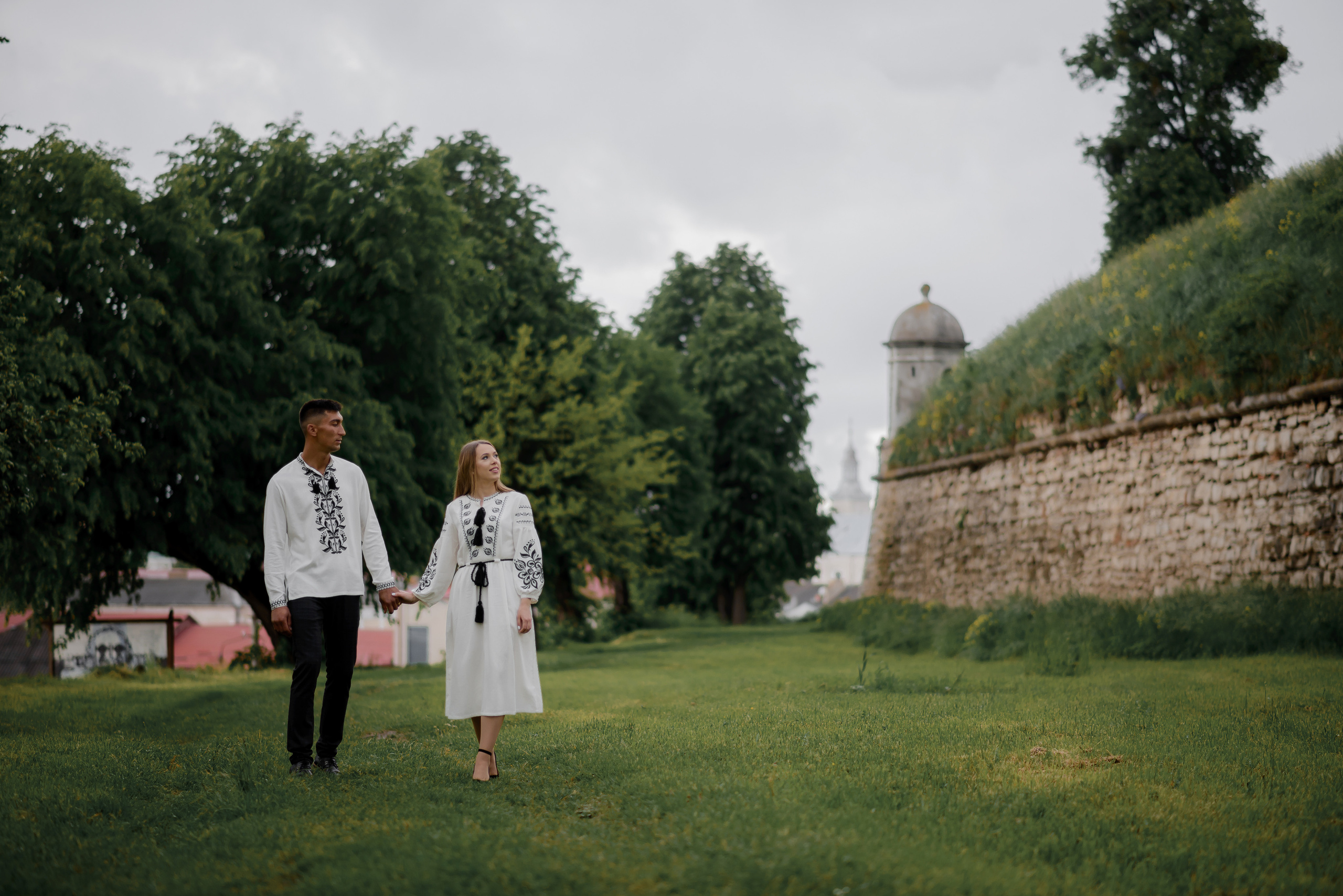 Іван та Людмила. Прогулянка на Золочівському замку. Фотограф Роман Жосу Золочів