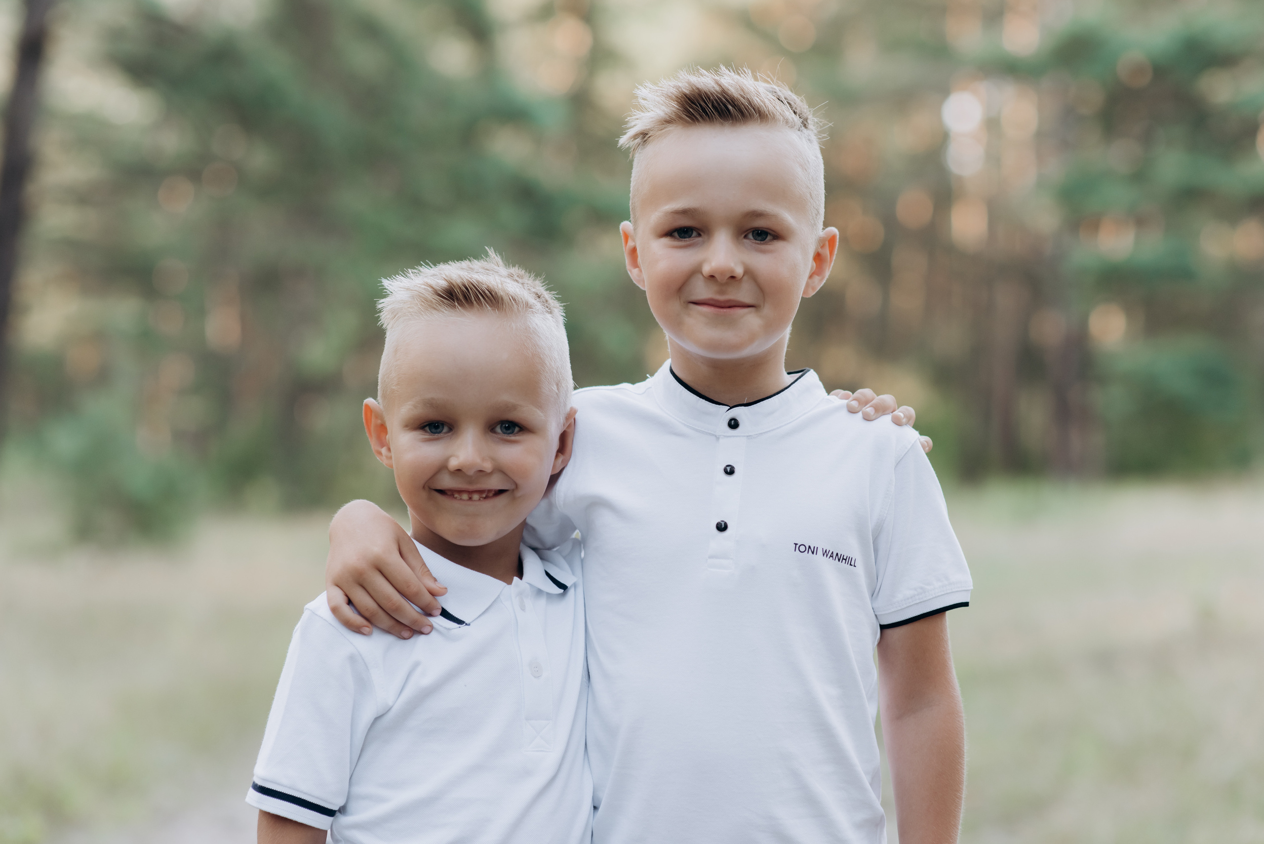 Сімейна фотосесія в Золочеві. Фотограф Роман Жосу Золочів