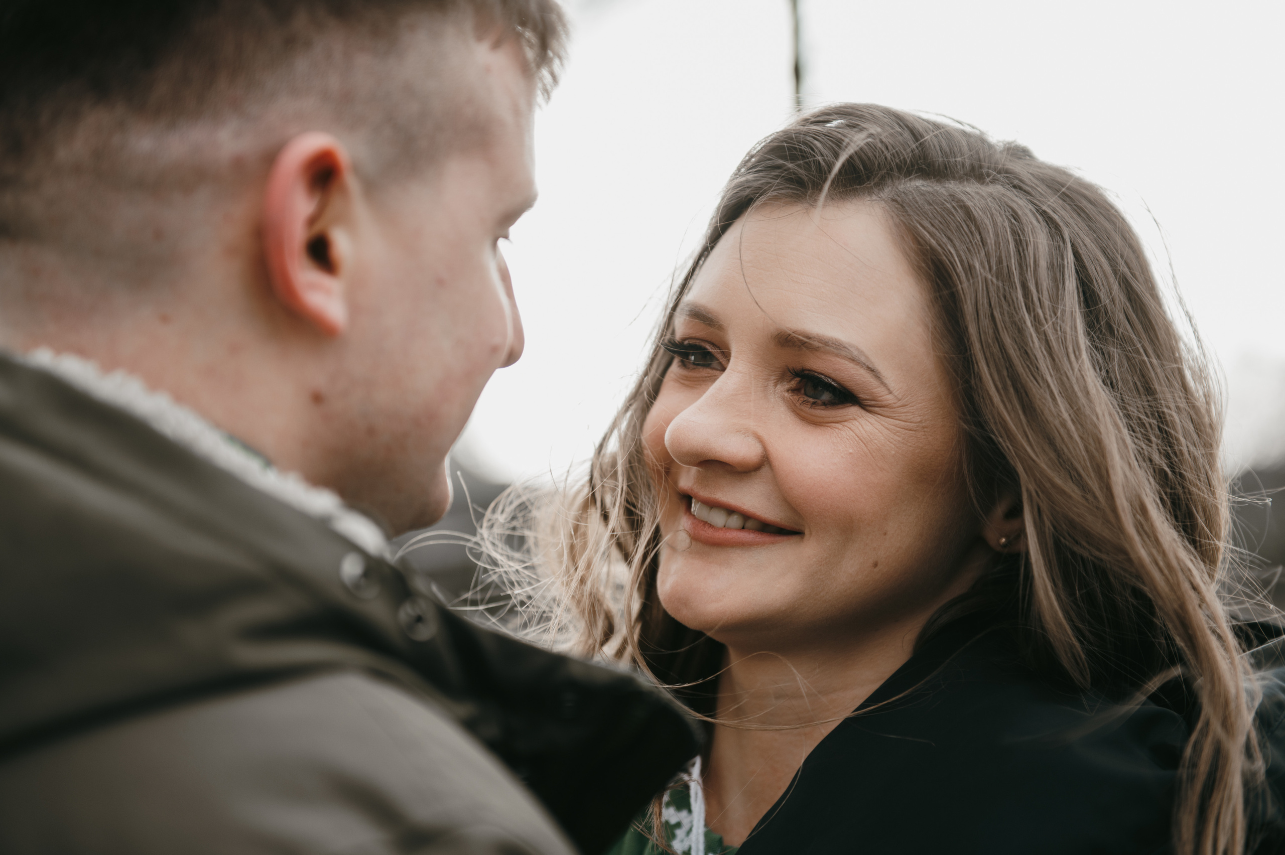 Наречені. Розписка в РАЦСі і прогулянкова фотосесія. Фотограф Роман Жосу Золочів