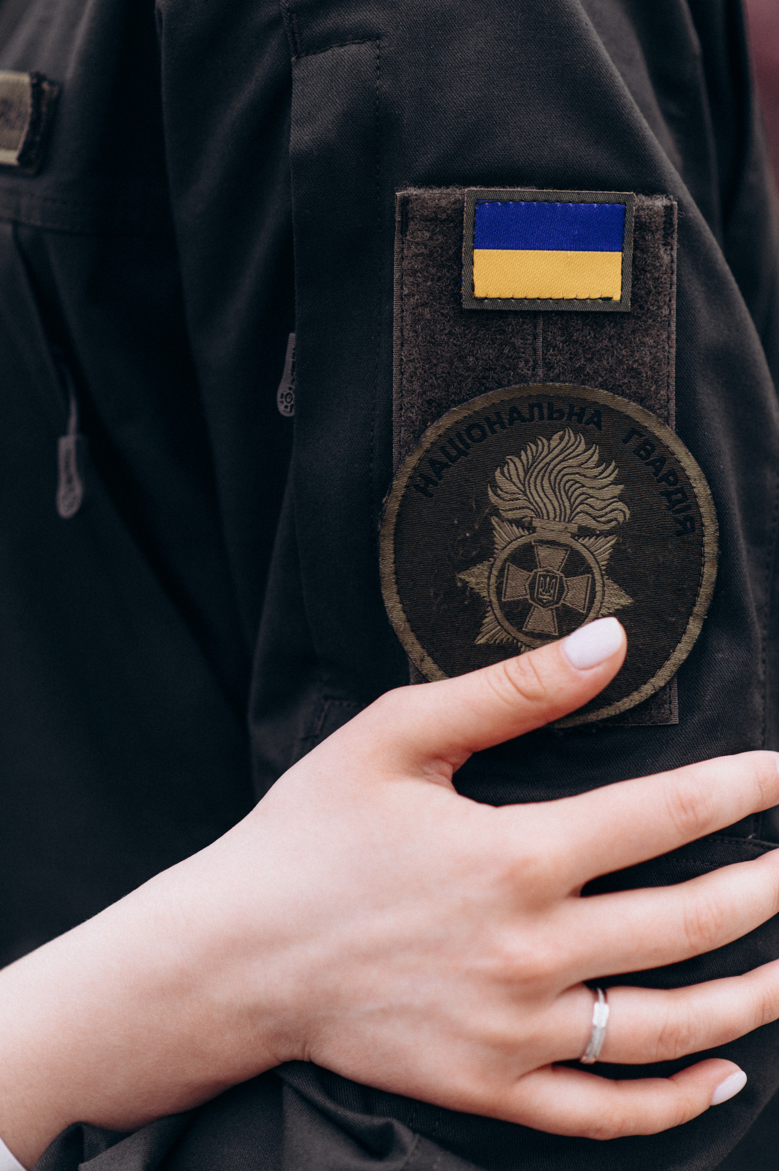 Із всіх скарбів світу їй лише його дотик треба 💛💙. Фотограф Роман Жосу Золочів