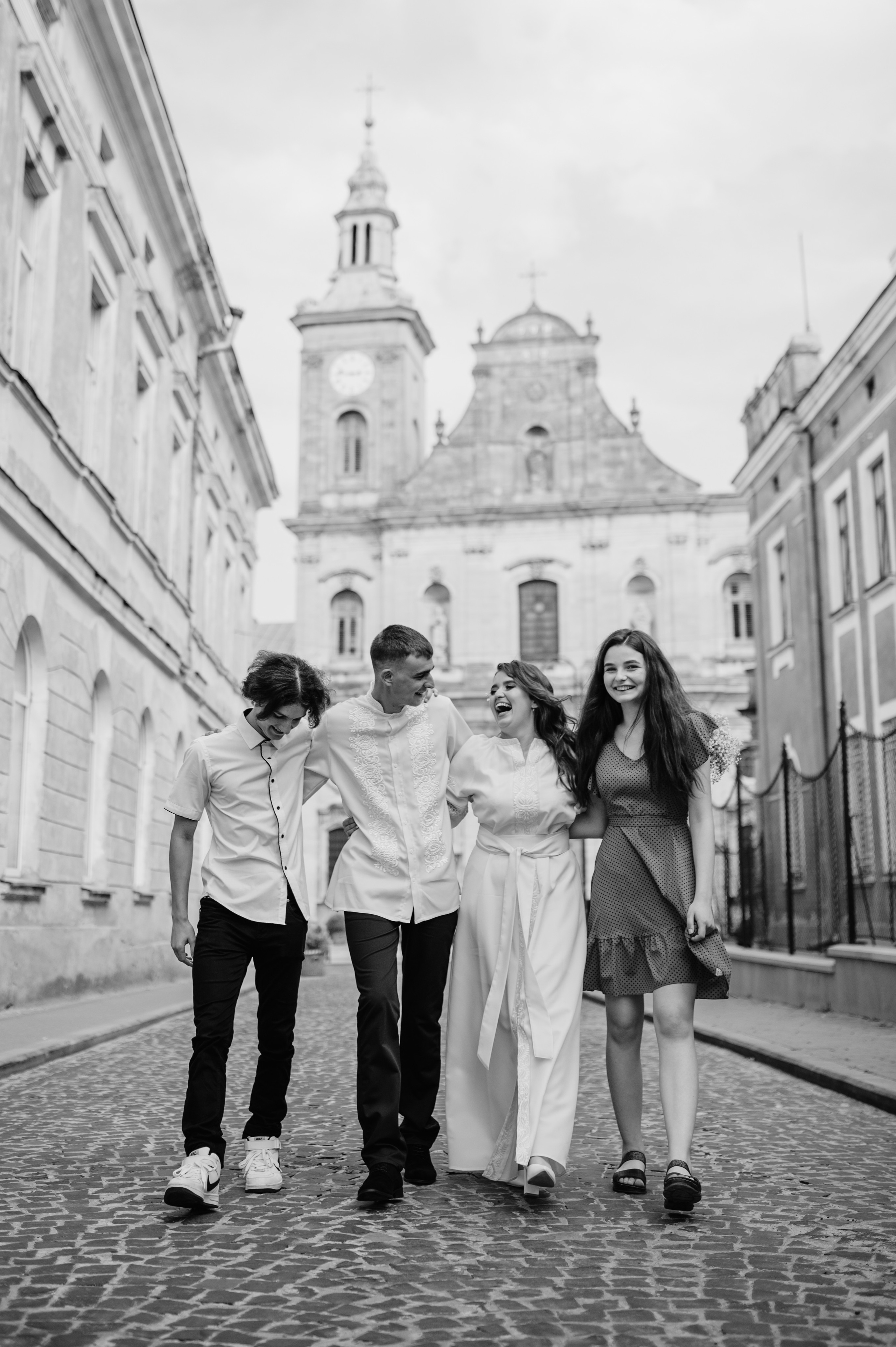 плаття для дружок золочів, оренда суконь броди, сукні для дружок