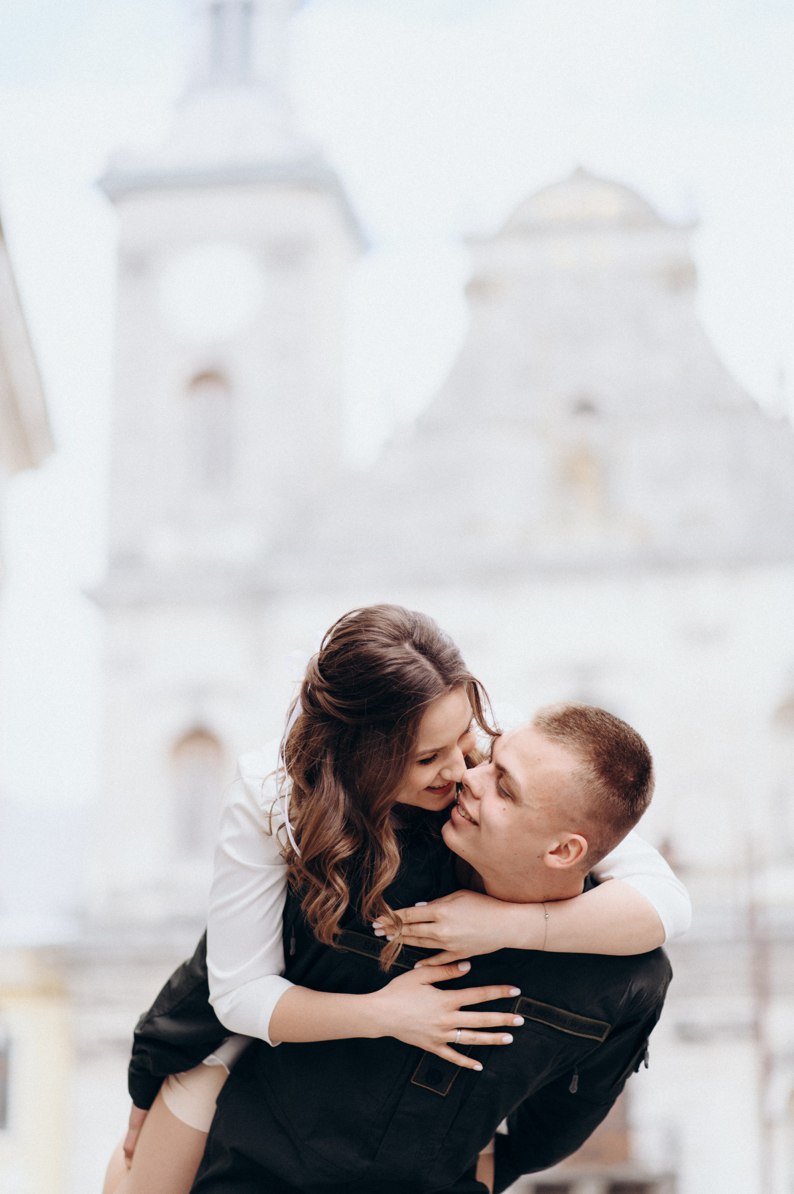 Із всіх скарбів світу їй лише його дотик треба 💛💙. Фотограф Роман Жосу Золочів