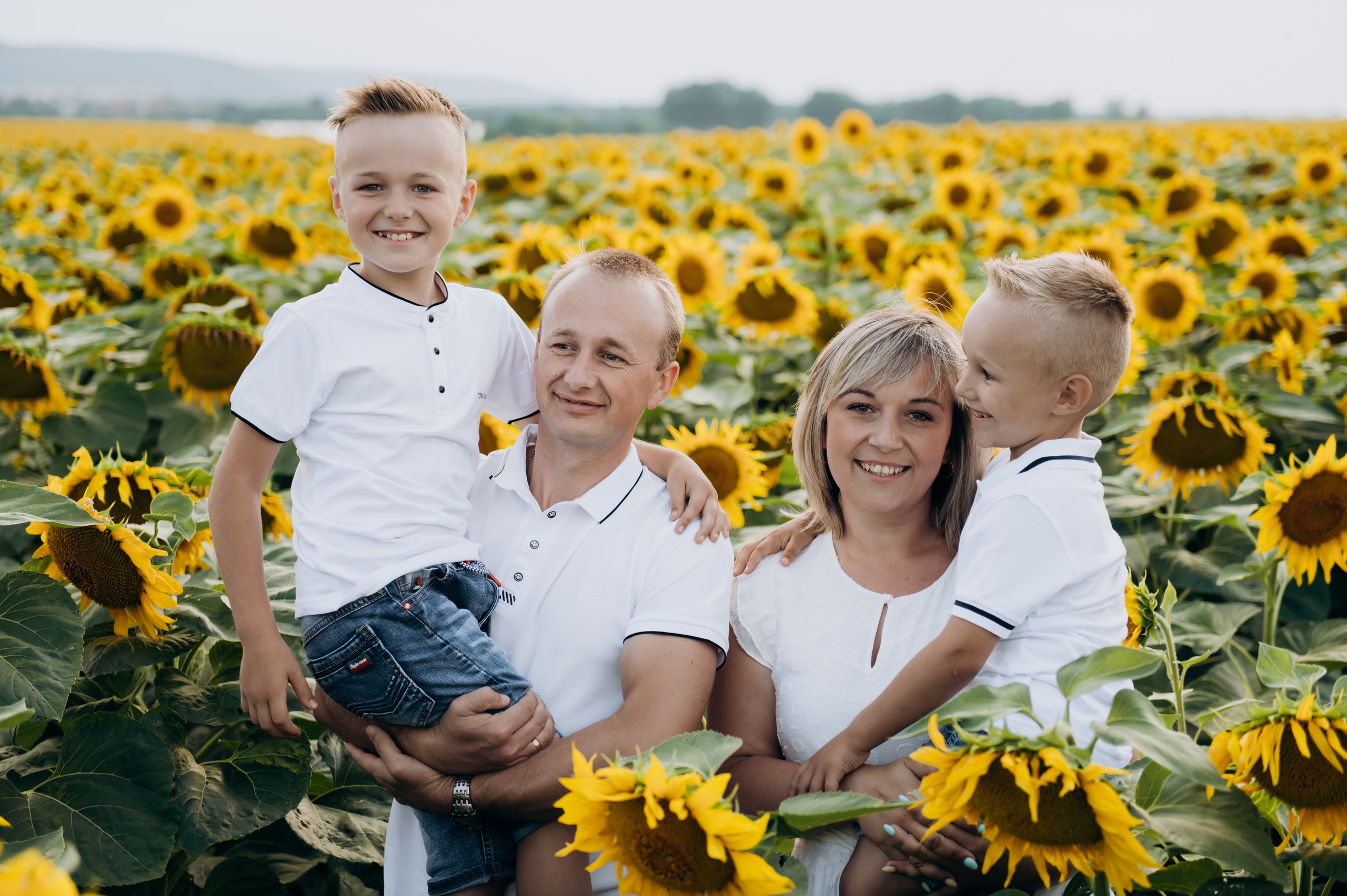 Сімейна фотосесія в Золочеві. Фотограф Роман Жосу Золочів