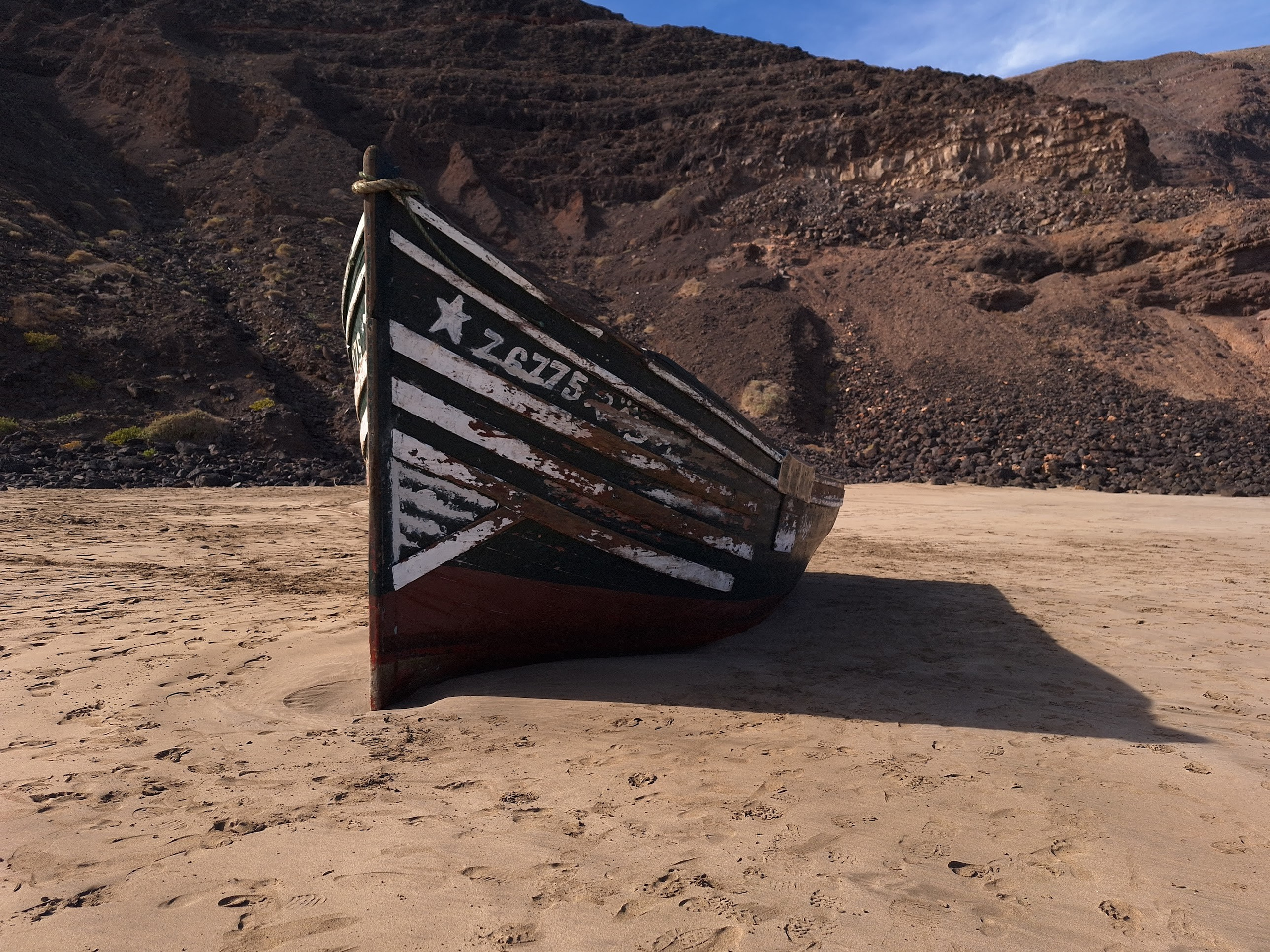 Jie atplaukia naktim…. Fotografas — Aleksandras Savickis