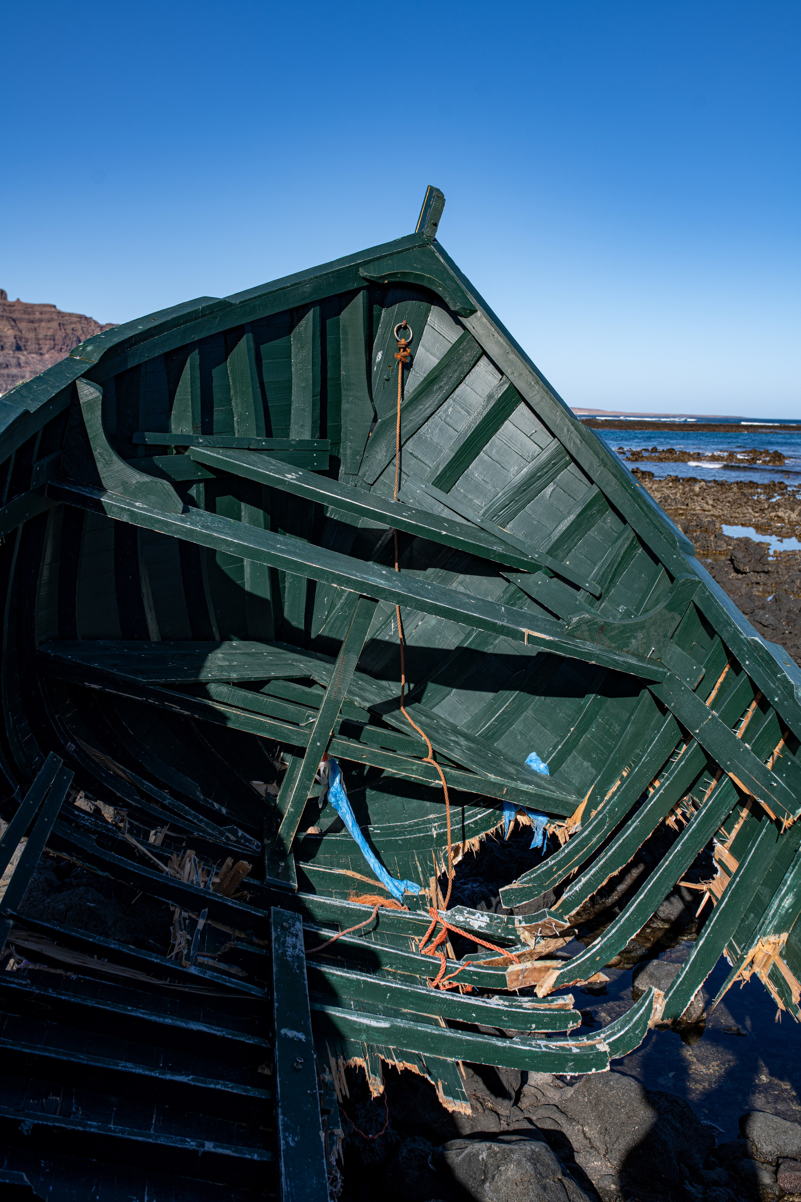 Jie atplaukia naktim…. Fotografas — Aleksandras Savickis