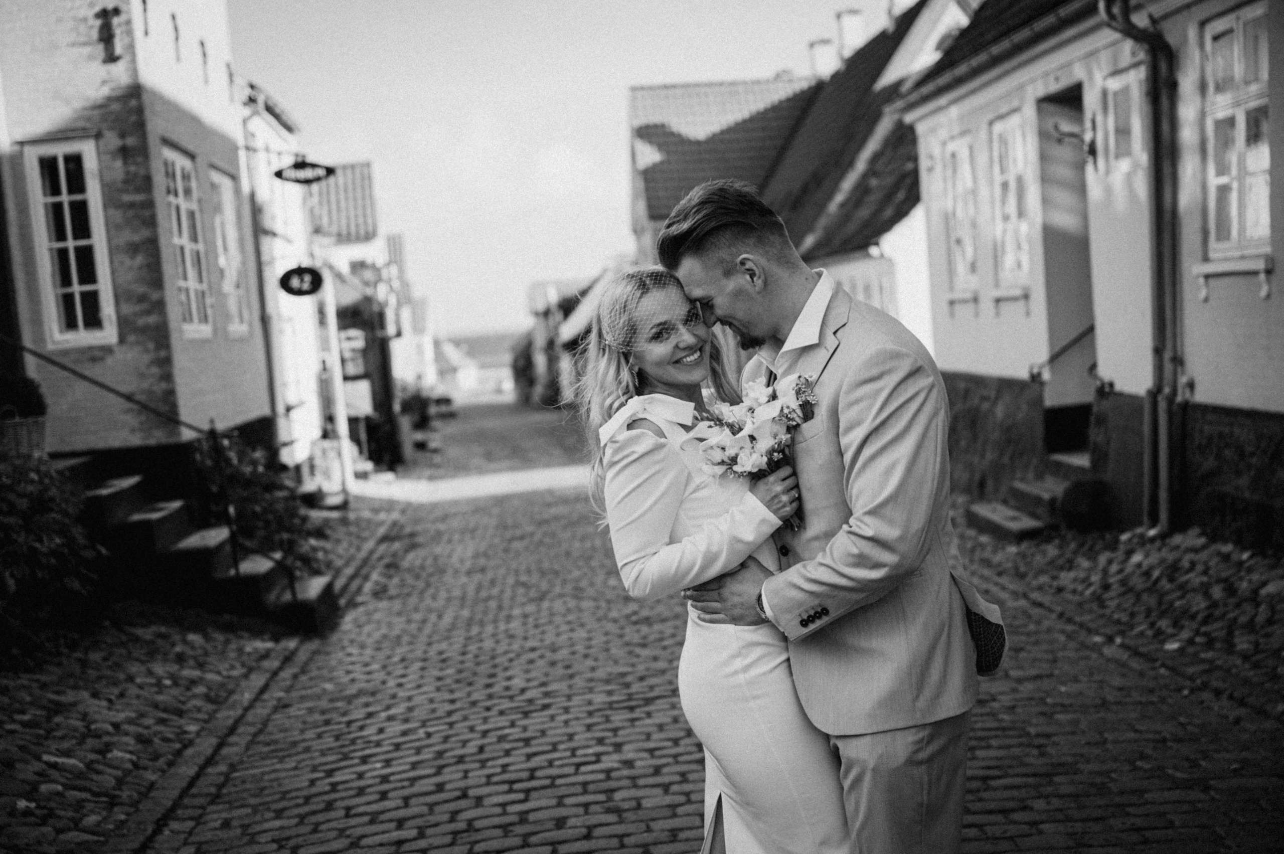 ALINA & MELVYN — Wedding photoshoot on ÆRØ island. Nyfødt, Familie, Bryllupsfotograf Copenhagen Anastasiia Sevriukova