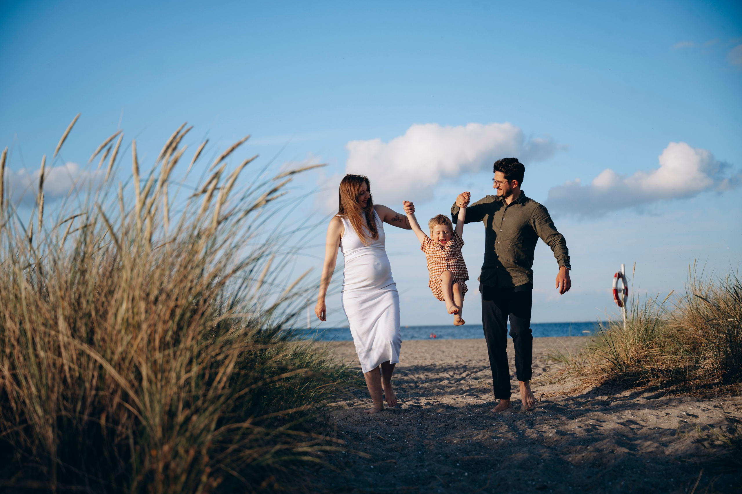 Julia -Pregnancy (in-home and Amager strand). Newborn, Family, Wedding photographer Copenhagen Anastasiia Sevriukova