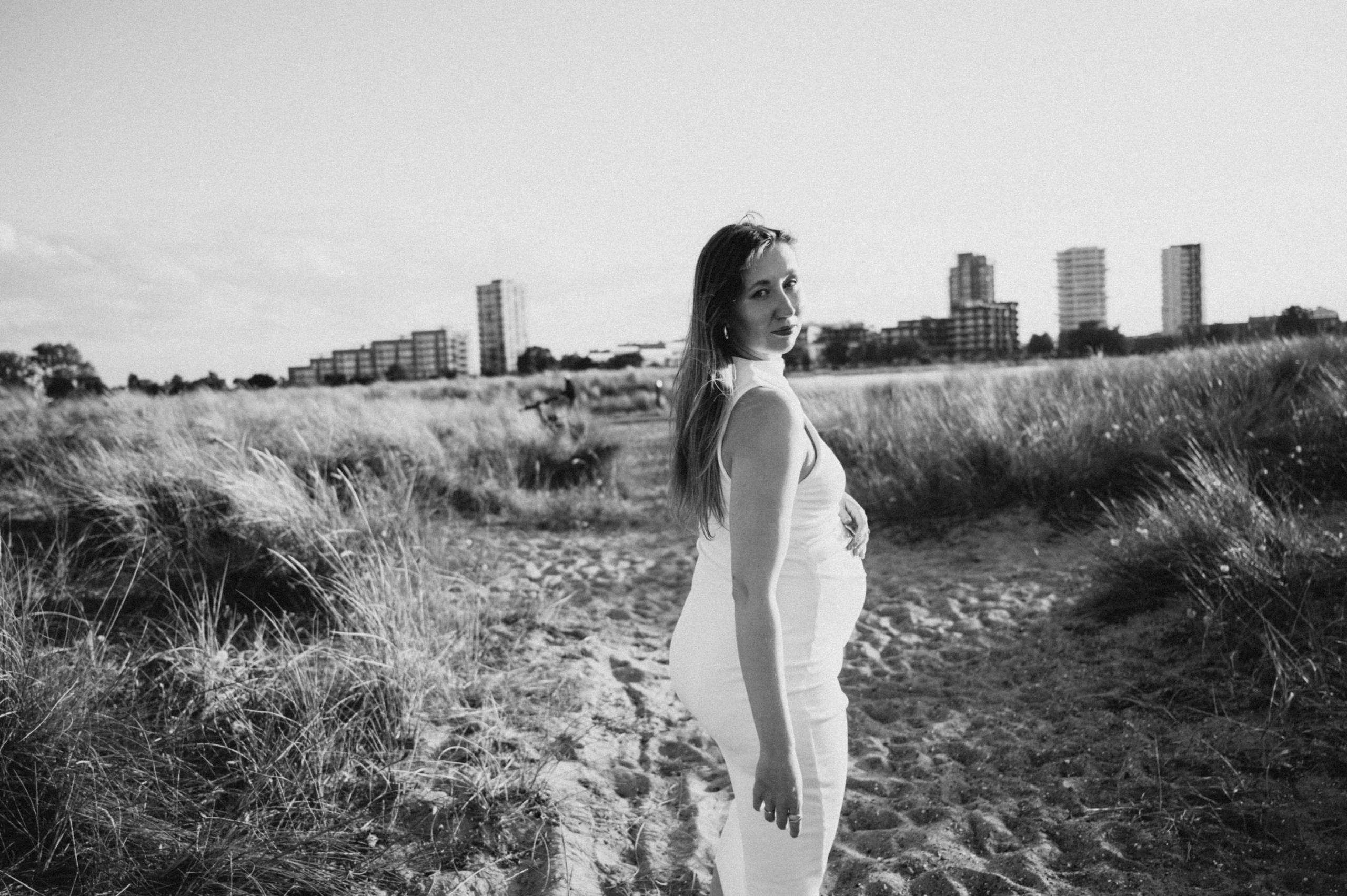 Julia -Pregnancy (in-home and Amager strand). Newborn, Family, Wedding photographer Copenhagen Anastasiia Sevriukova