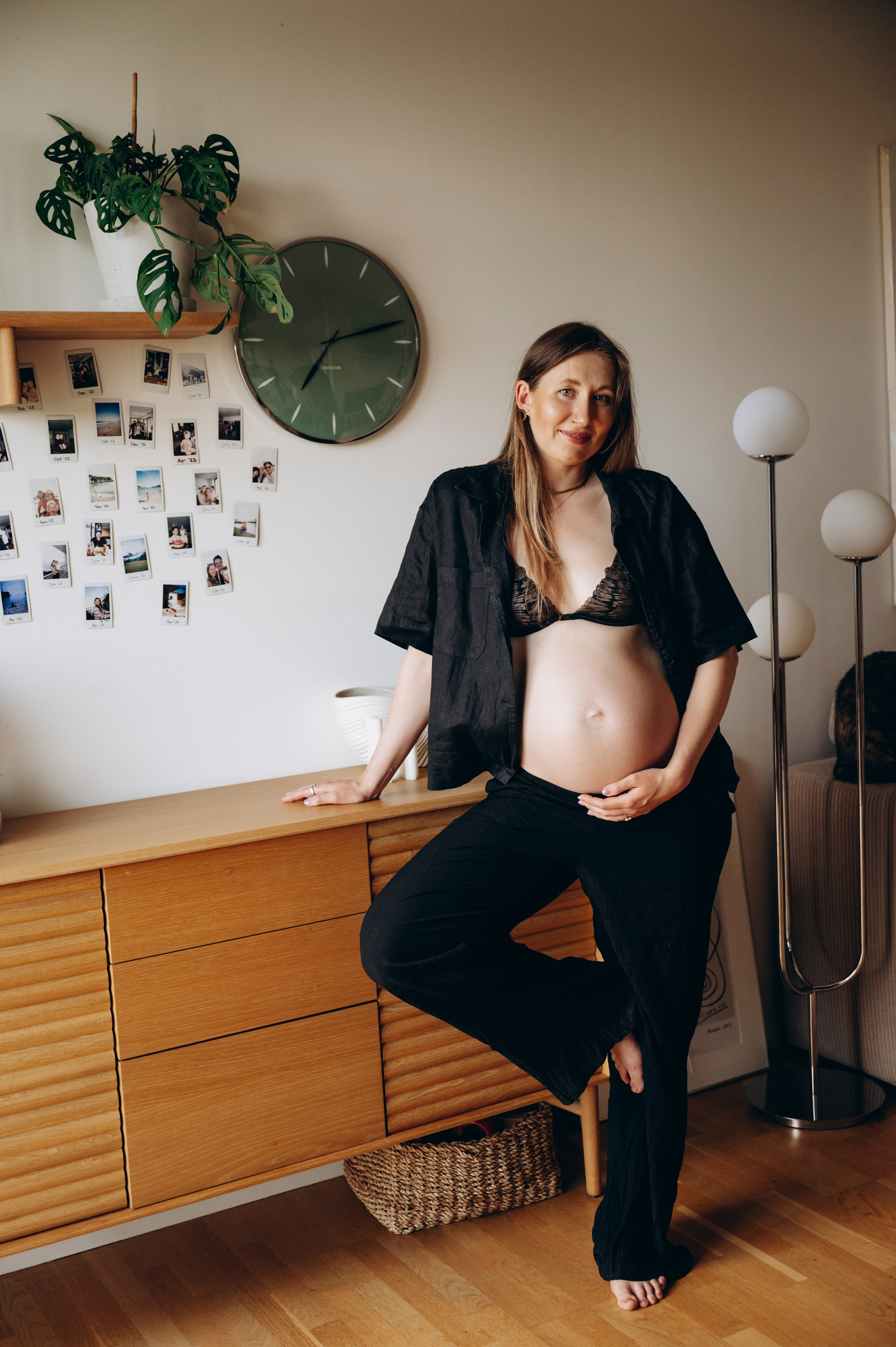 Julia -Pregnancy (in-home and Amager strand). Newborn, Family, Wedding photographer Copenhagen Anastasiia Sevriukova