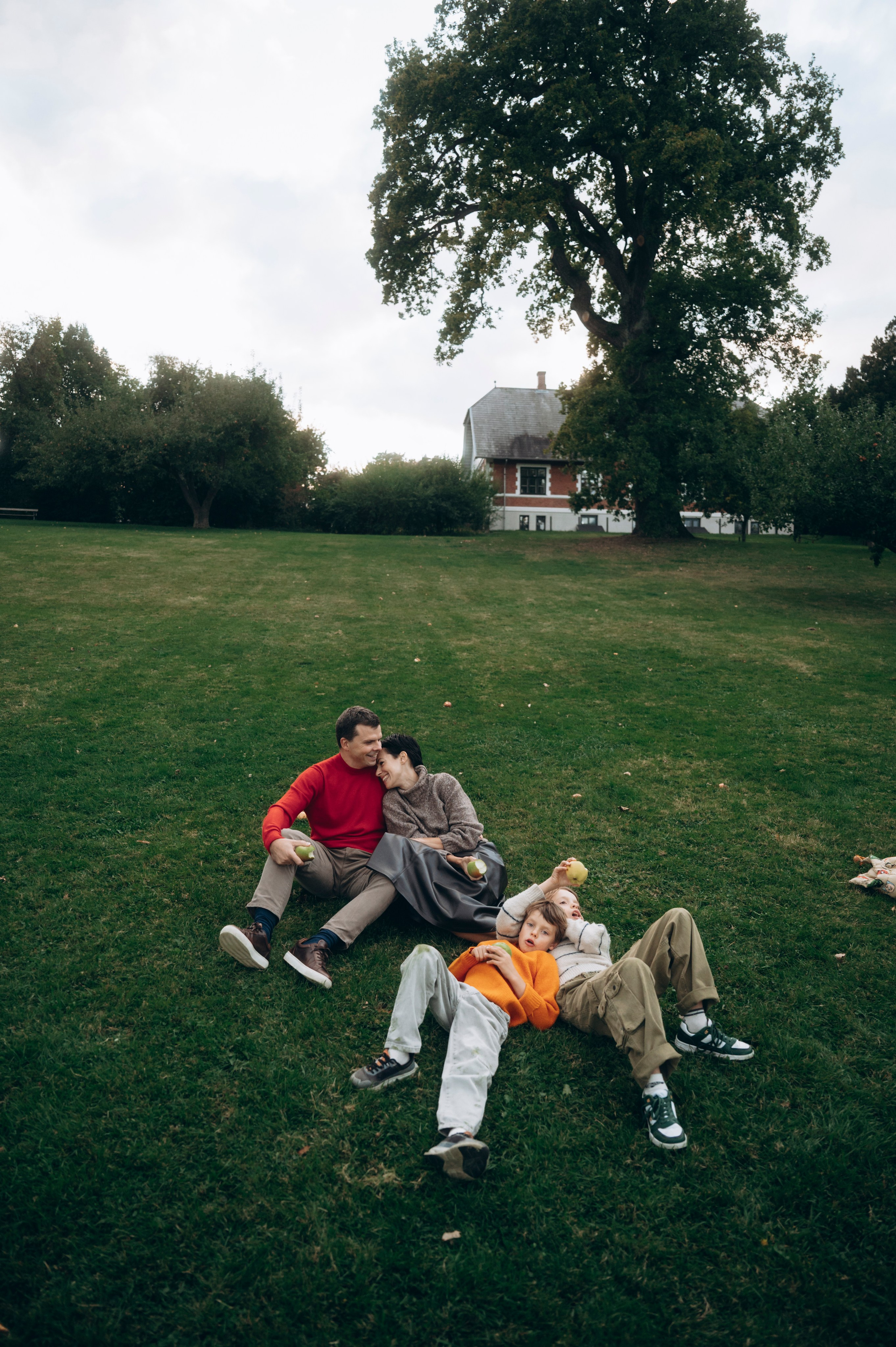 Apple season. Newborn, Family, Wedding photographer Copenhagen Anastasiia Sevriukova