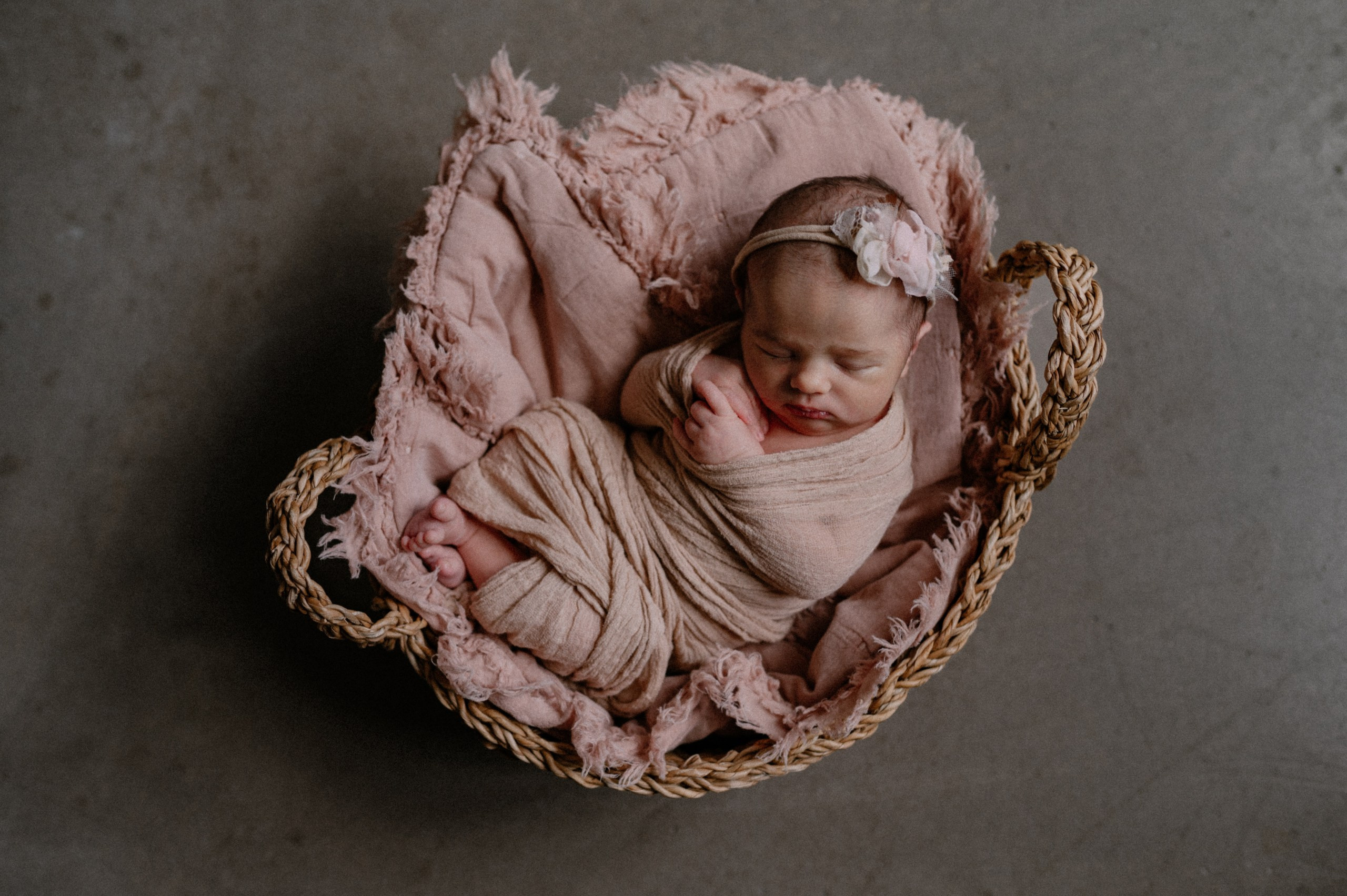 Lucia and two sisters. Nyfødt, Familie, Bryllupsfotograf Copenhagen Anastasiia Sevriukova