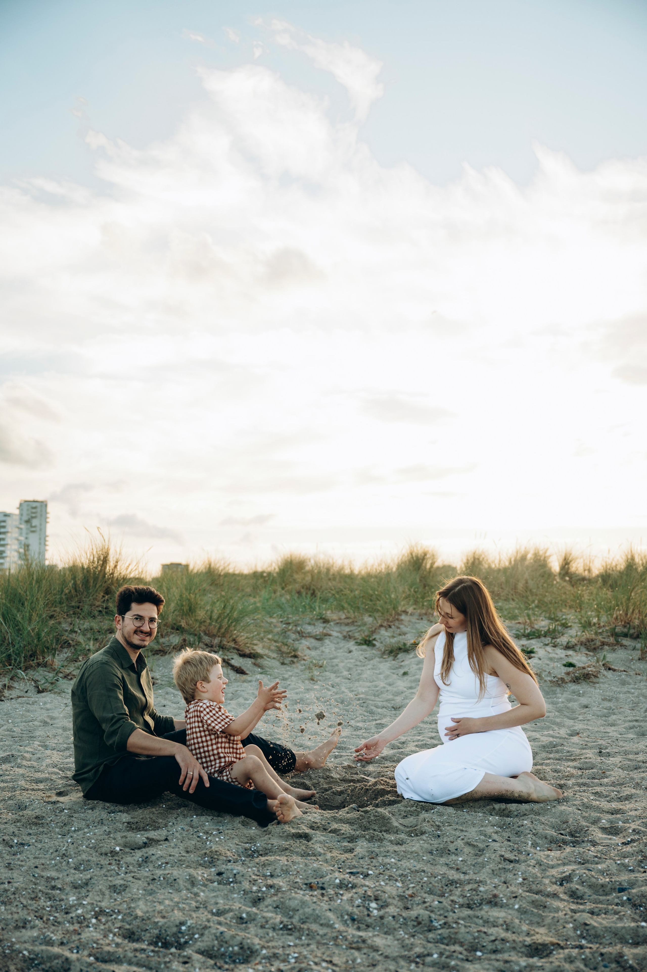 Julia -Pregnancy (in-home and Amager strand). Newborn, Family, Wedding photographer Copenhagen Anastasiia Sevriukova