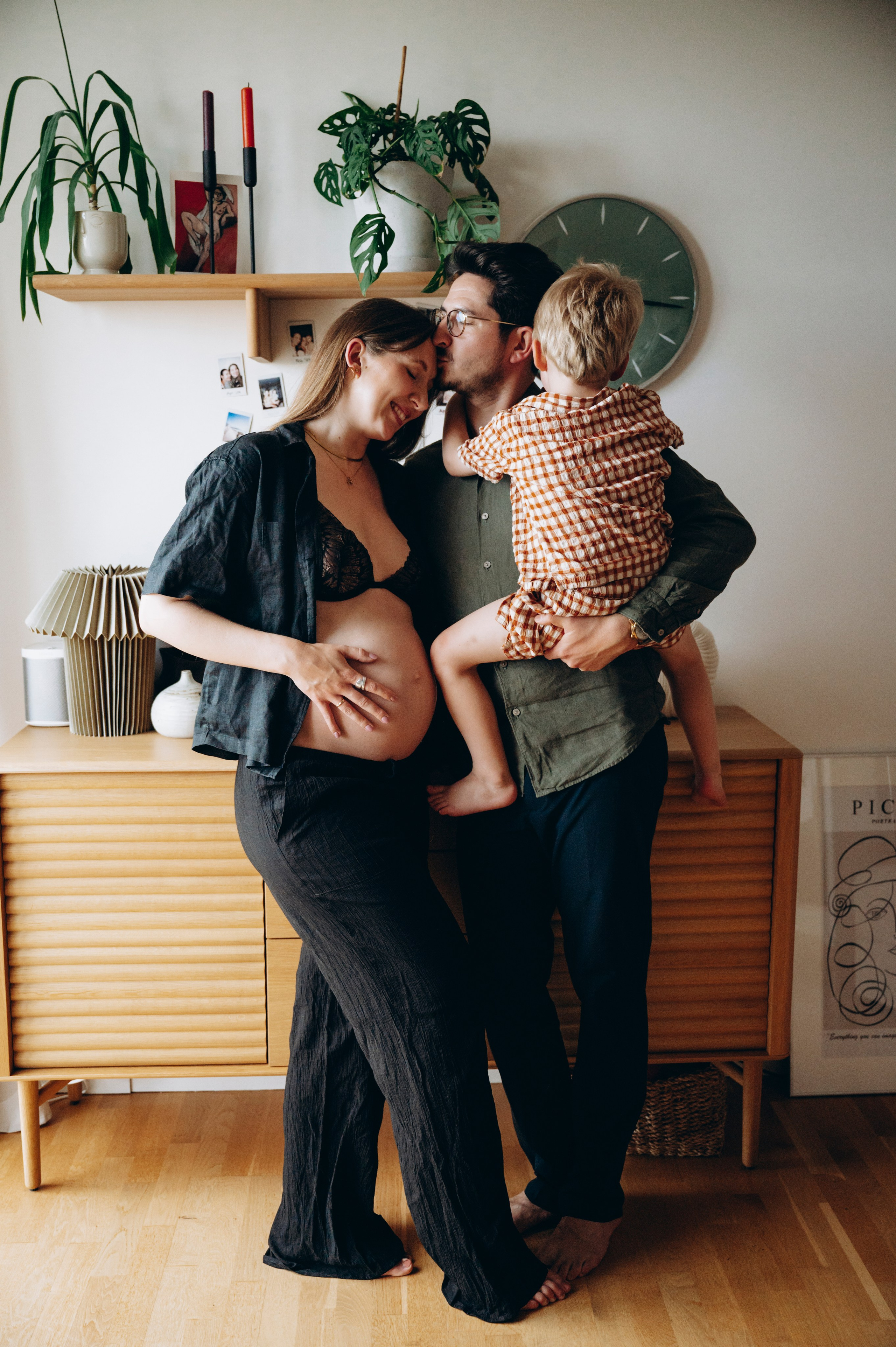 Julia -Pregnancy (in-home and Amager strand). Newborn, Family, Wedding photographer Copenhagen Anastasiia Sevriukova