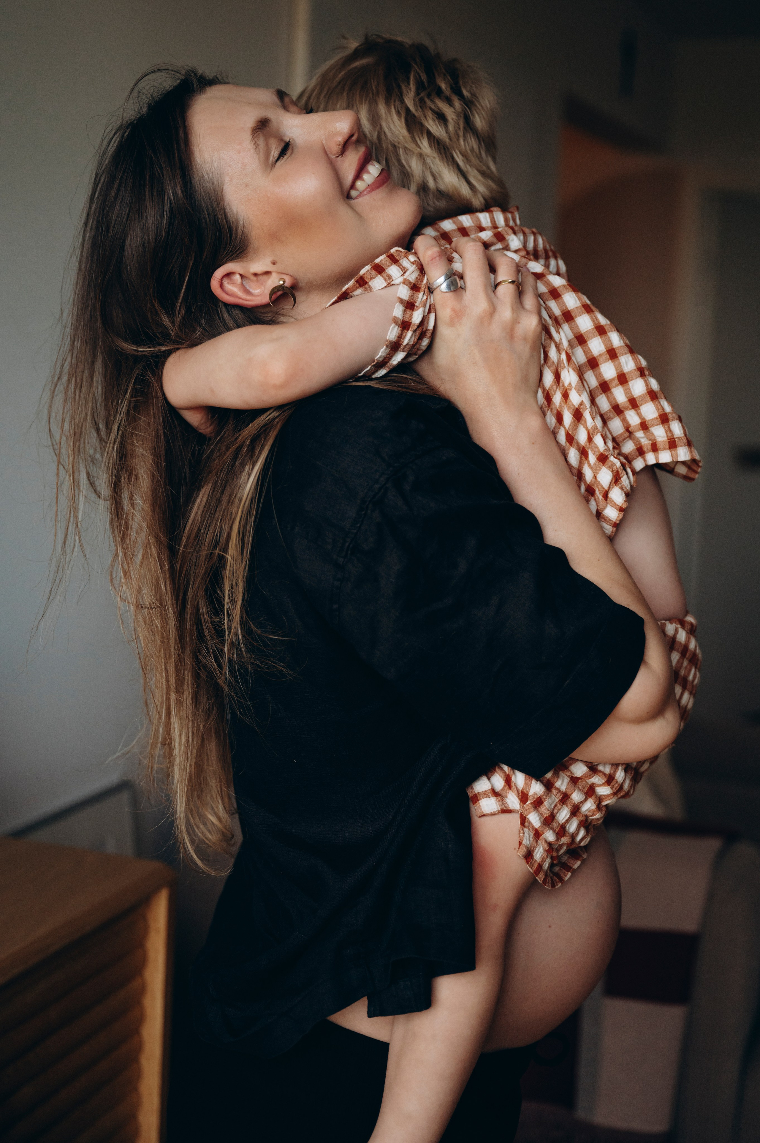 Julia -Pregnancy (in-home and Amager strand). Newborn, Family, Wedding photographer Copenhagen Anastasiia Sevriukova