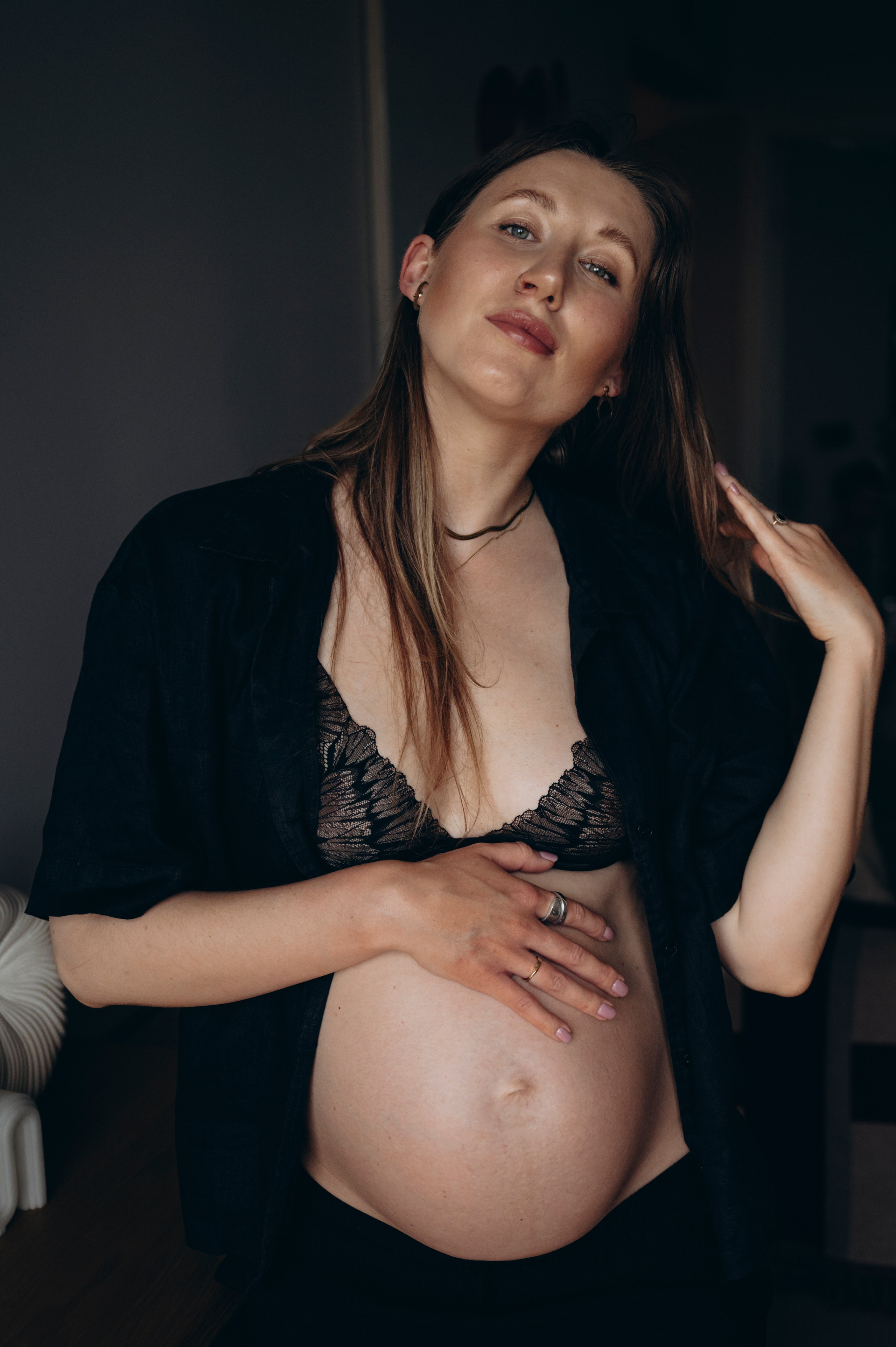 Julia -Pregnancy (in-home and Amager strand). Newborn, Family, Wedding photographer Copenhagen Anastasiia Sevriukova