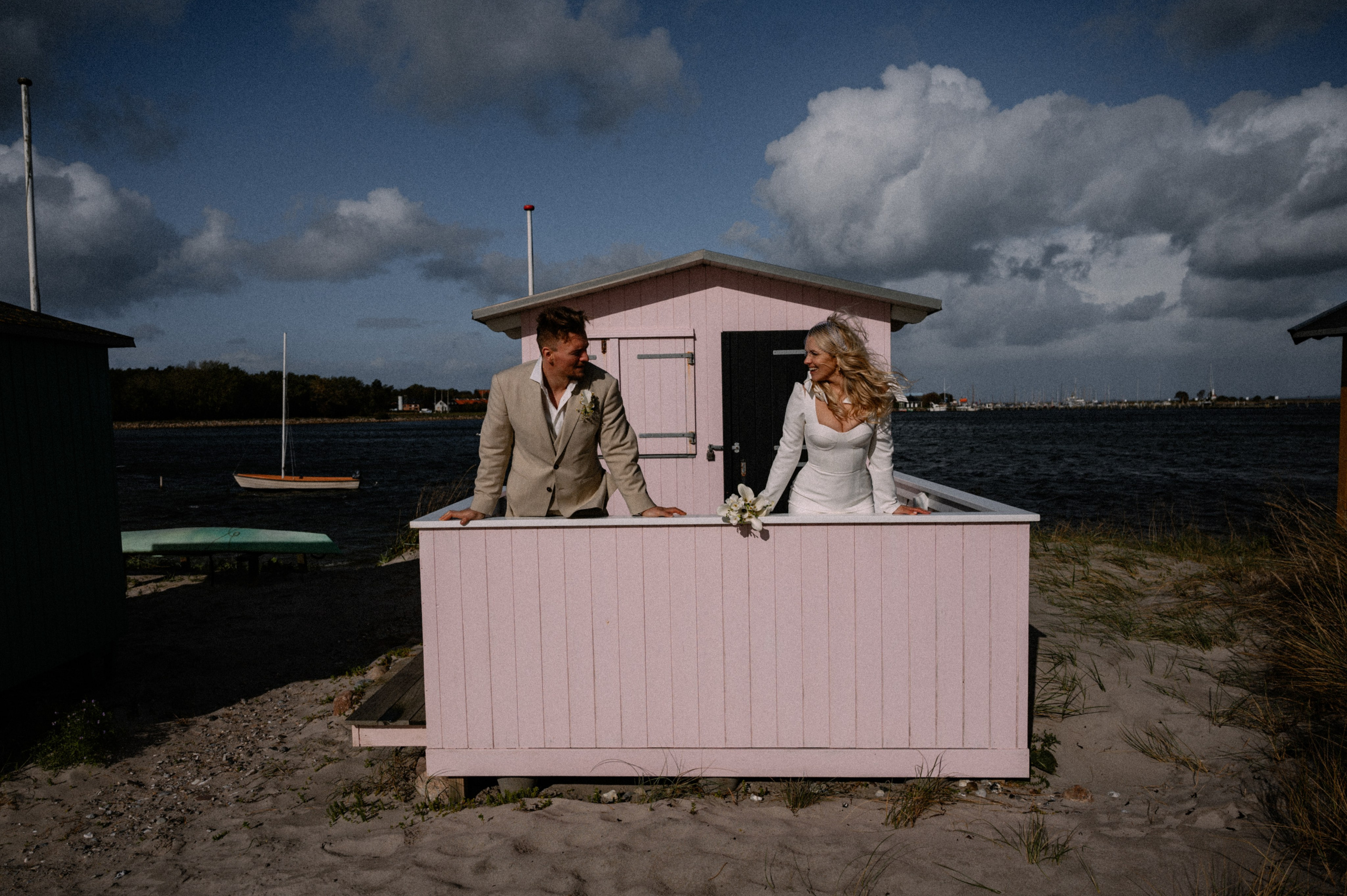 ALINA & MELVYN — Wedding photoshoot on ÆRØ island. Nyfødt, Familie, Bryllupsfotograf Copenhagen Anastasiia Sevriukova