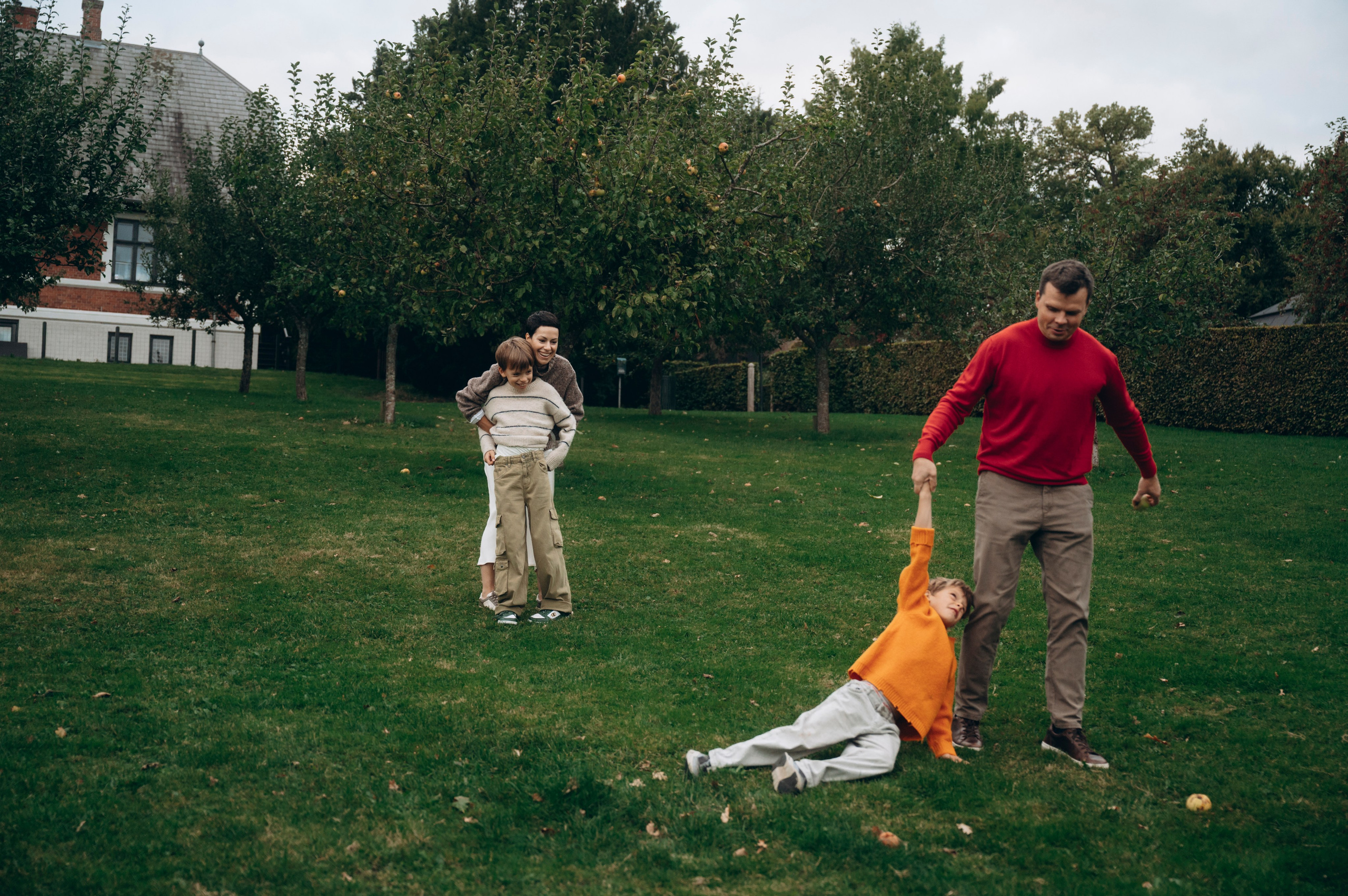 Apple season. Newborn, Family, Wedding photographer Copenhagen Anastasiia Sevriukova