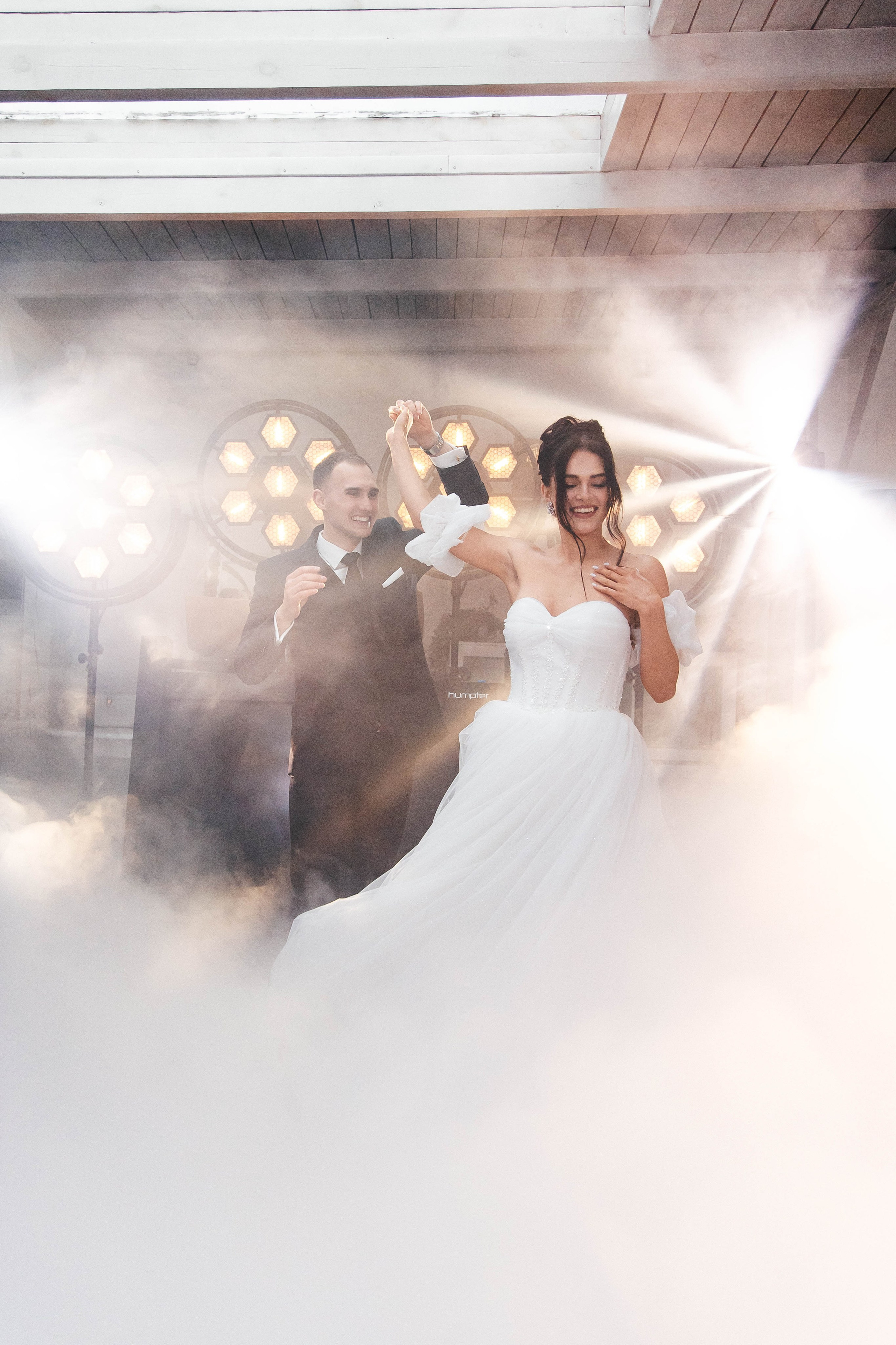 Viktoria & Leon. Fotograf ślubny i portretowy w Katowicach, na Śląsku i w całej Polsce. Uchwycę najważniejsze chwile Waszego dnia