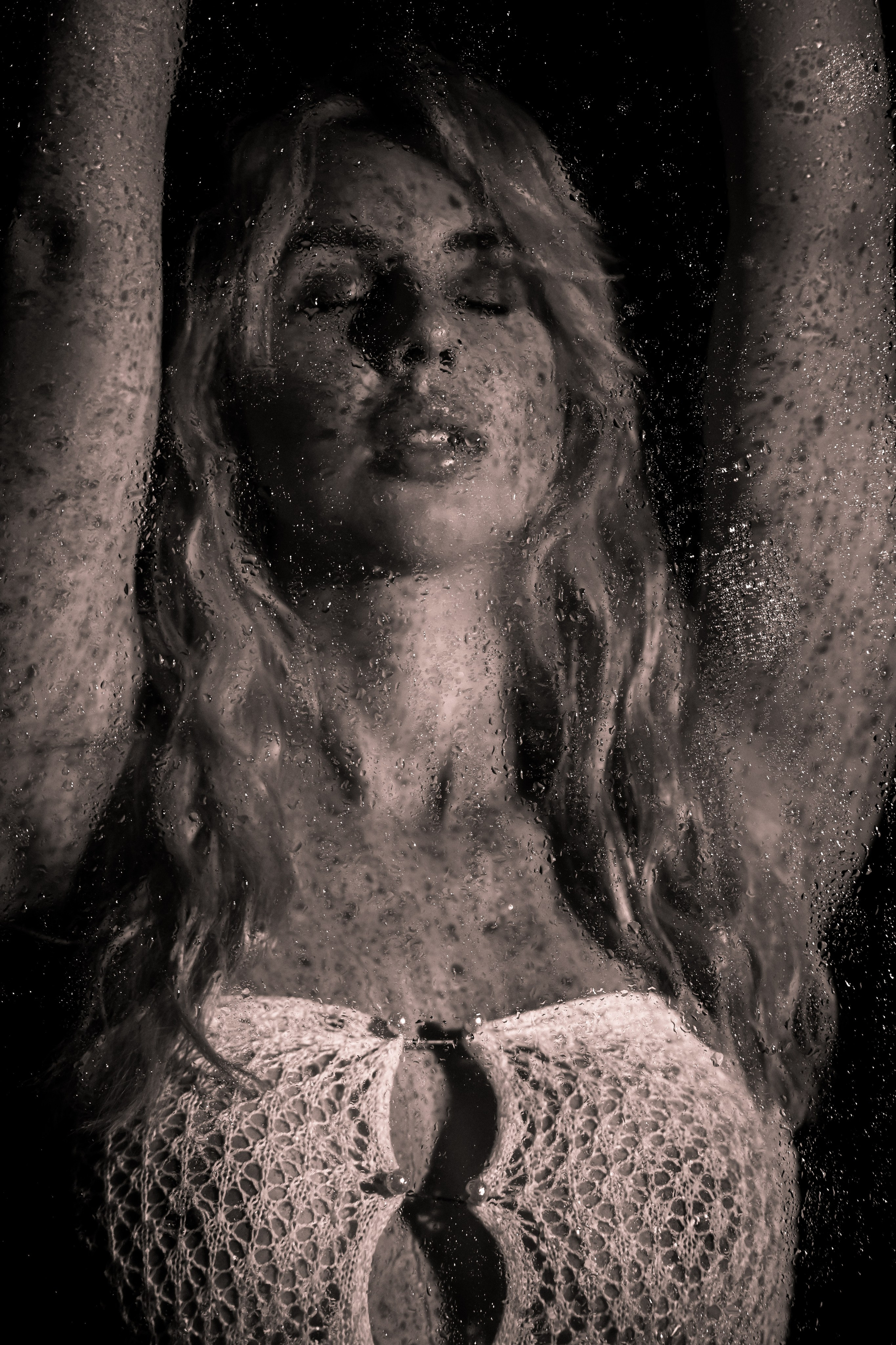 За стеклом. Фотограф Натали Кошевая _ Днепр, Подгородное