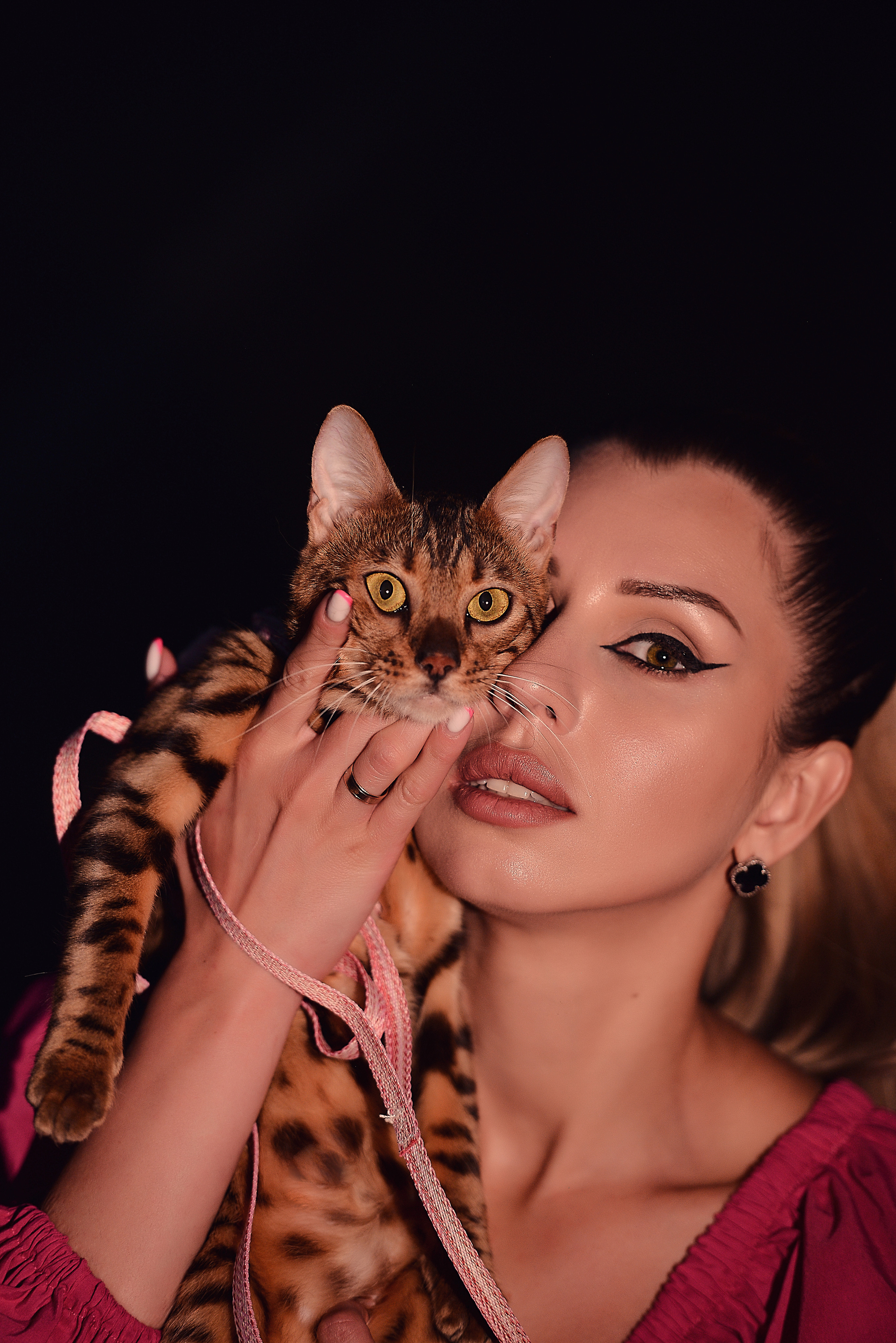 Две кошки. Фотограф Натали Кошевая _ Днепр, Подгородное